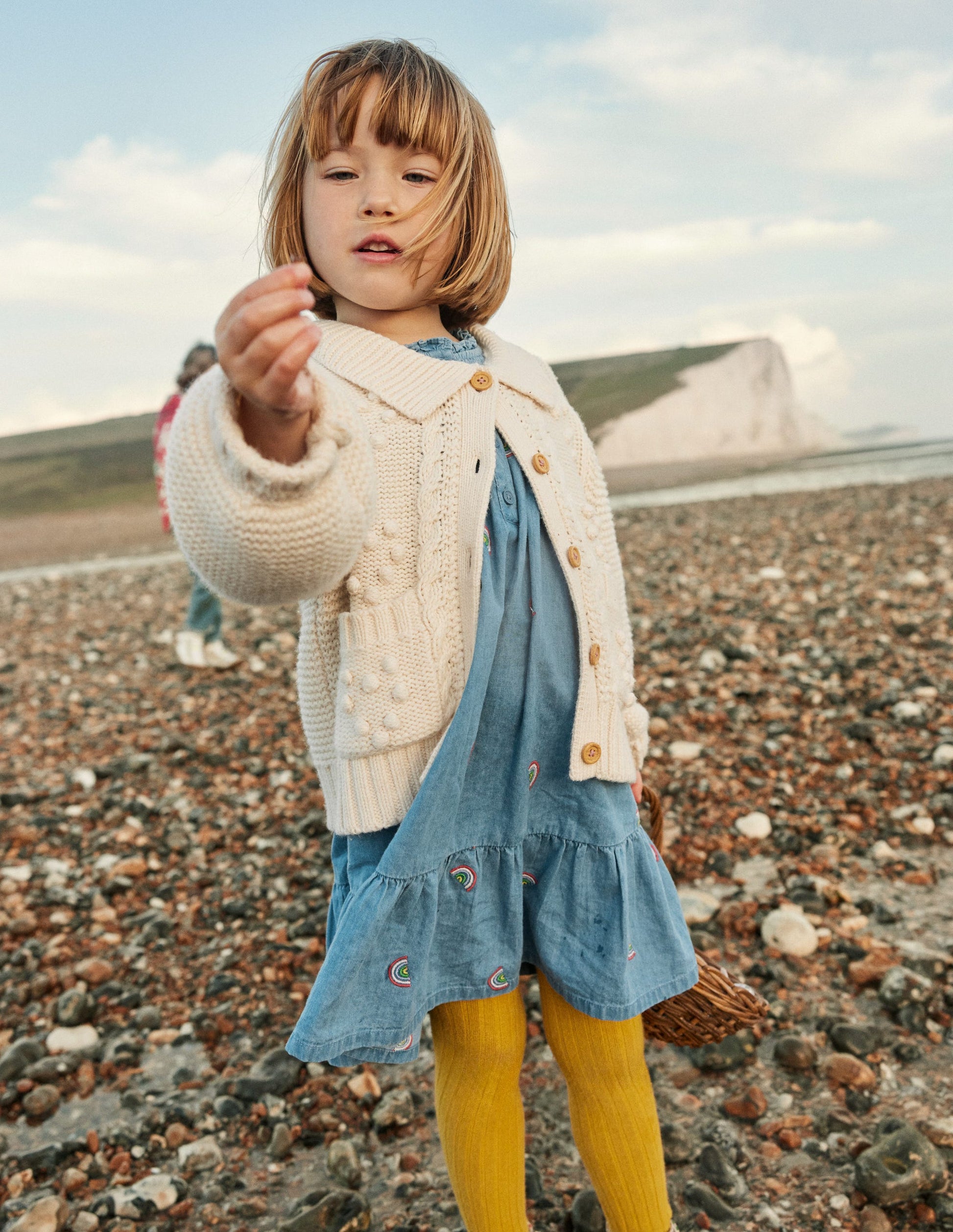 Robe froncée et brodée-Broderie arc-en-ciel indisciplinée-4