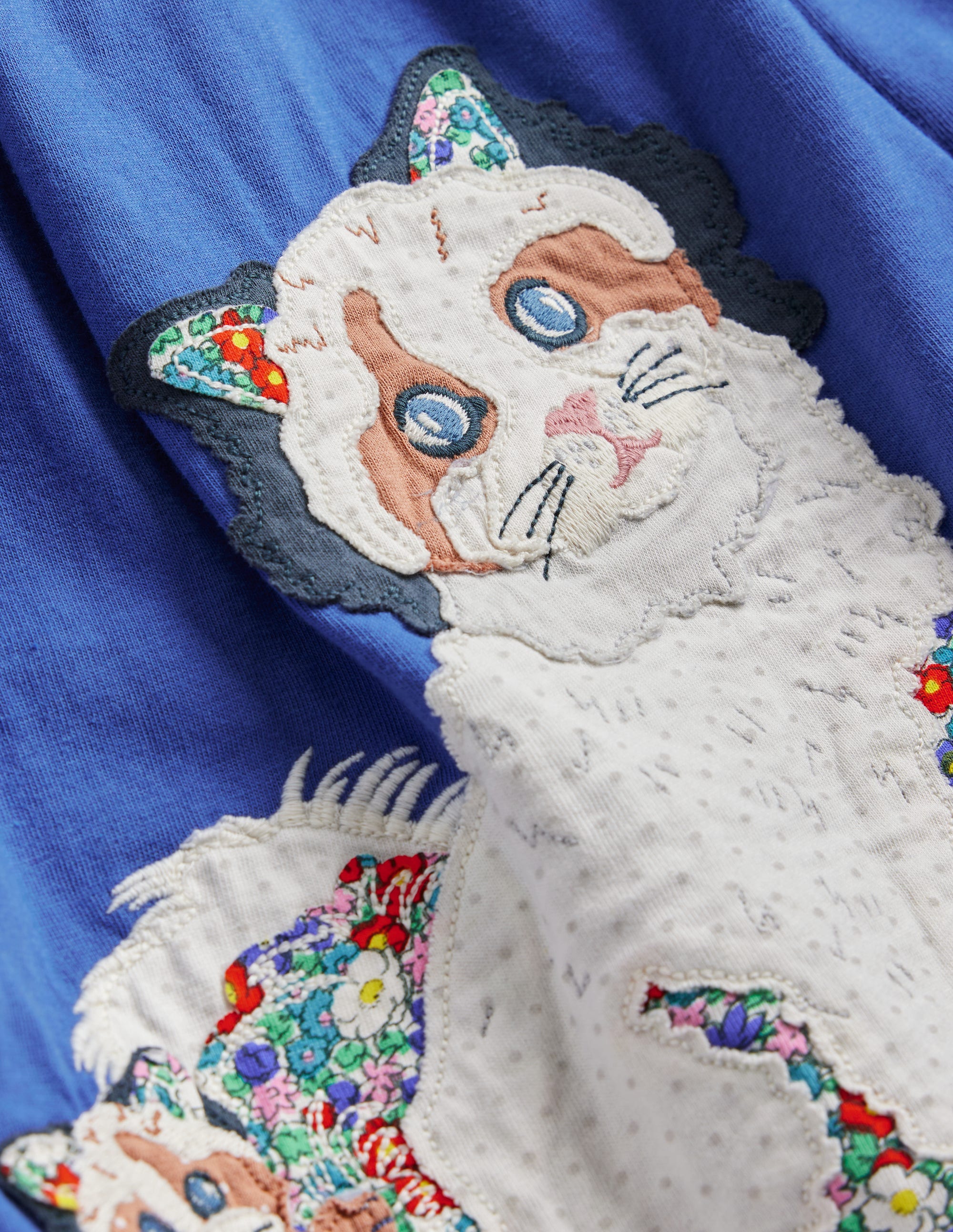 Kleid mit Rüschenärmeln und Applikation-Pastellblau Katzen - Image 3