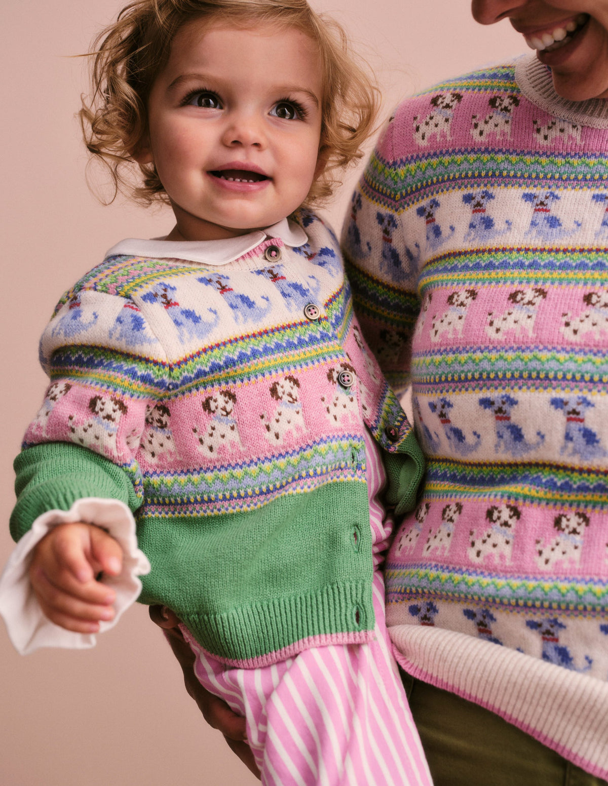 Fair-Isle-Strickjacke-Aloe-Grün Hunde-5