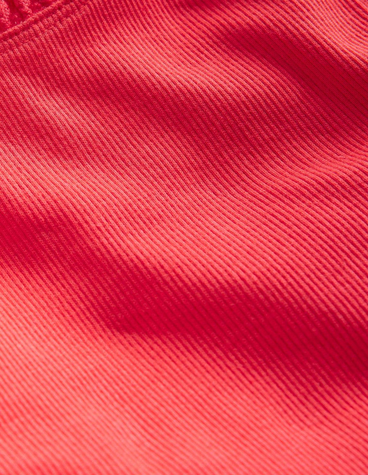 Geripptes Top mit Spitzenbesatz-Marmeladenrot-3