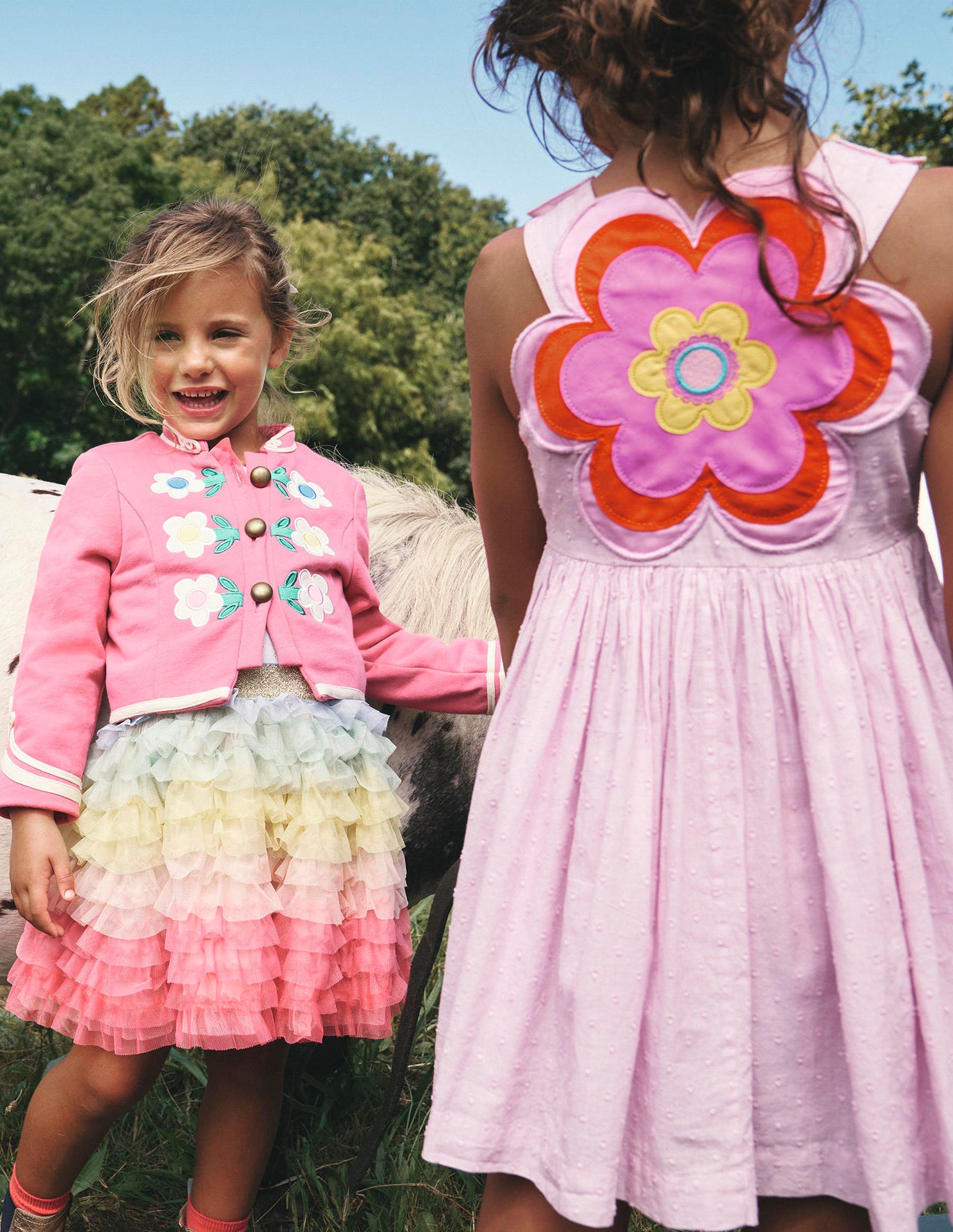 Robe à appliqué au dos-Fleur rose amande sucrée - Image 4
