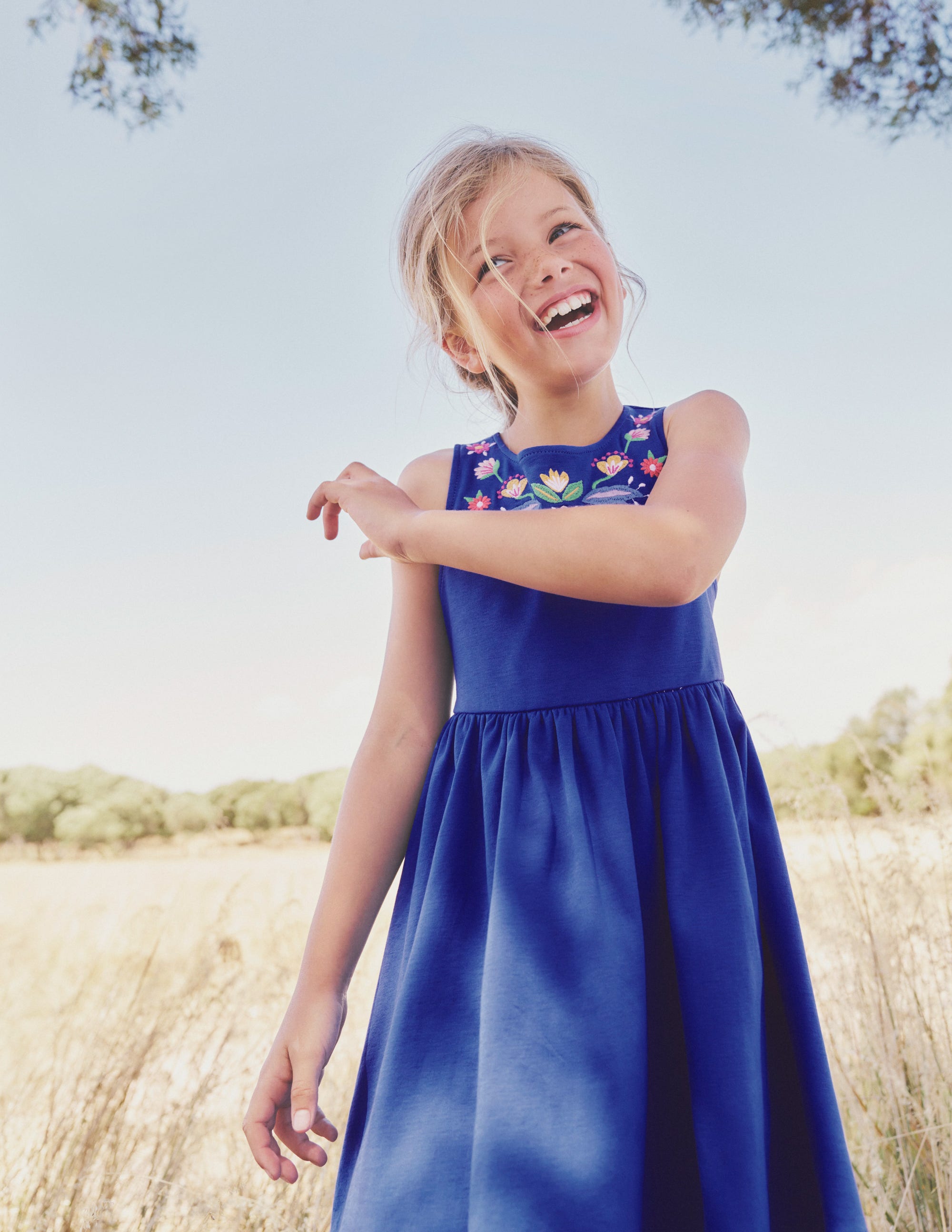 Robe croisée dans le dos en jersey-Broderie bleu saphir - Image 4