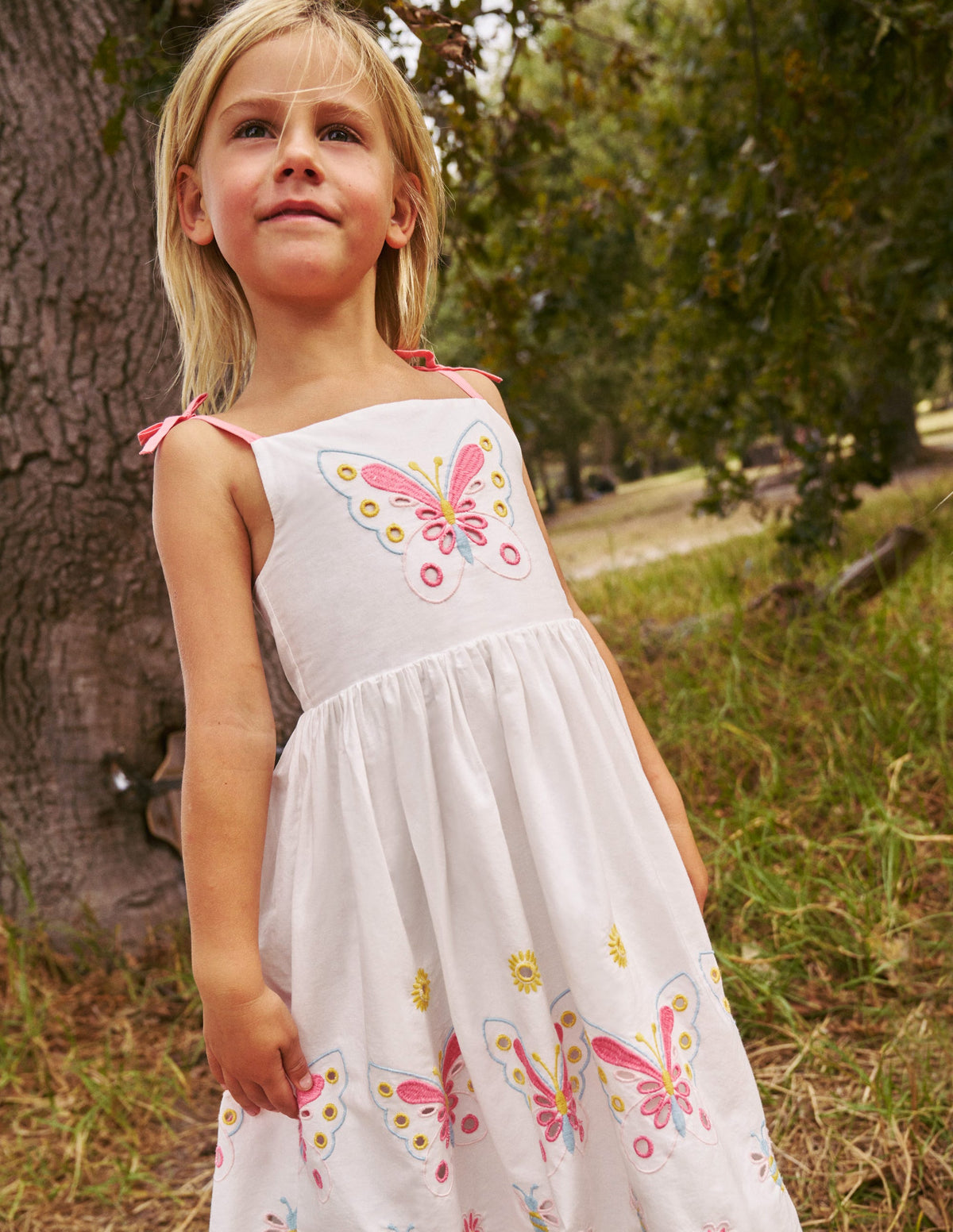 Kleid mit Schmetterlingen in Lochstickerei-Vanille/Naturweiß - Image 4