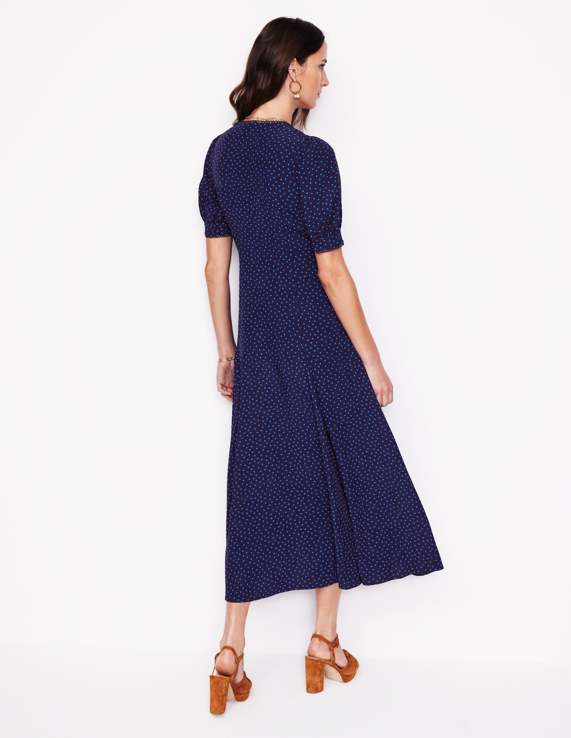 Rosie Teekleid mit Godetrock-Directoire-Blau, Abstrakte Punkte - Image 4