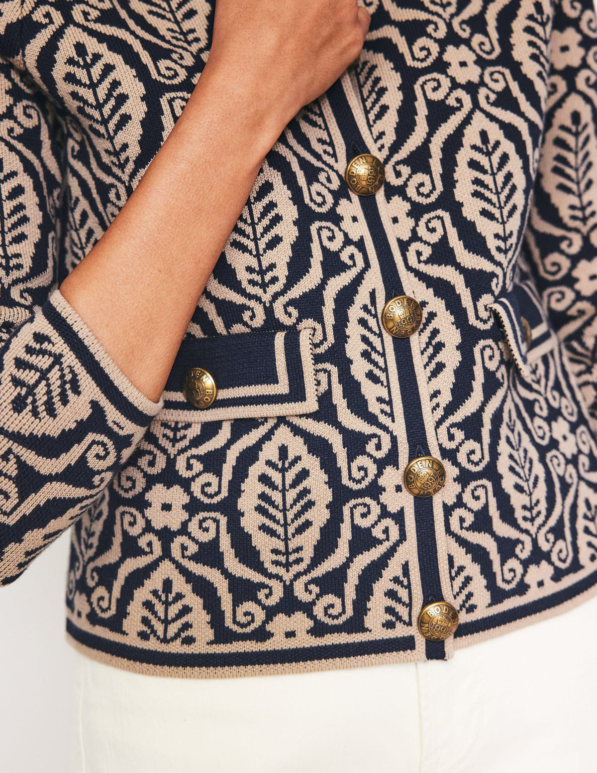 Holly Cardigan-Marineblau, Kamelbraun Folienstempel - Image 2