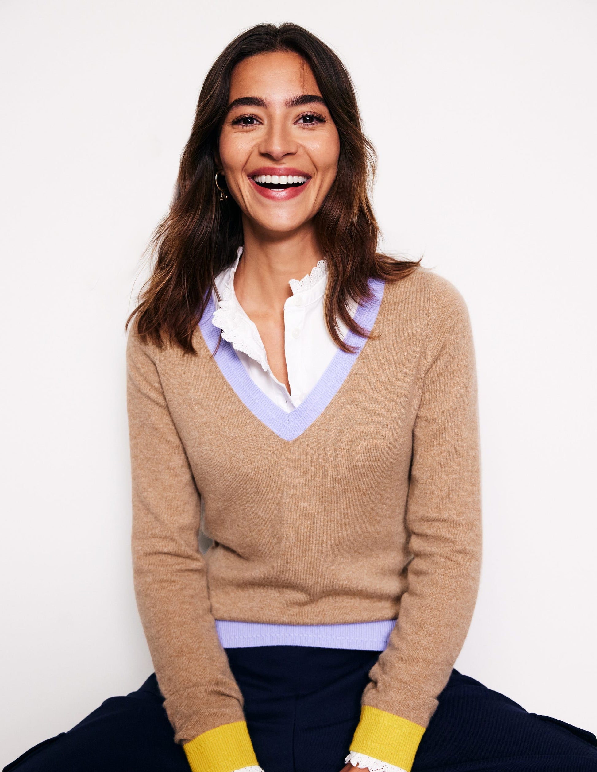 Eva Kaschmirpullover mit V-Ausschnitt-Camel Meliert Blockfarben-1