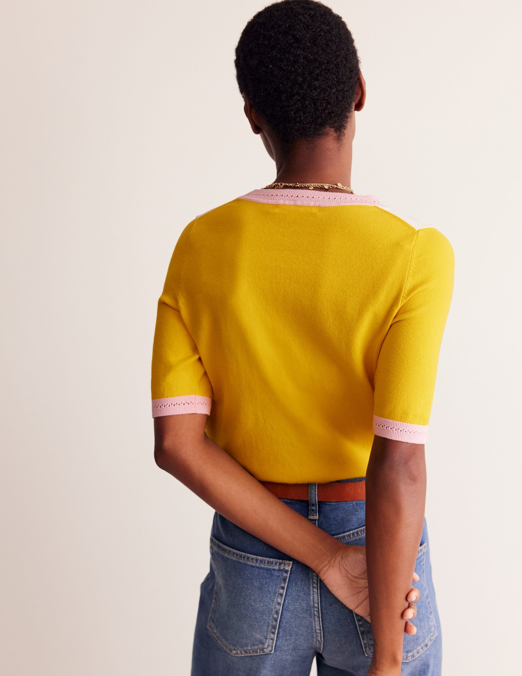 Catriona Baumwoll-T-Shirt mit Rundhalsausschnitt-Warmes Naturweiß / Mimosengelb - Image 3