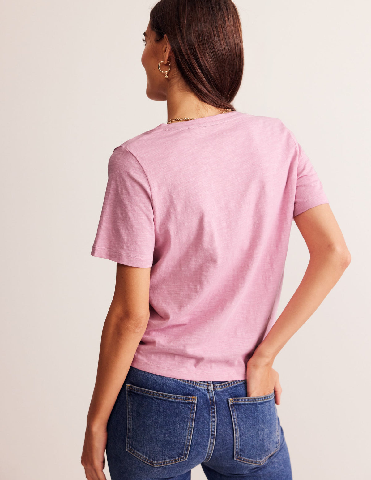 Flammgarn-T-Shirt mit V-Ausschnitt und regulärer Passform-Altrosa - Image 3