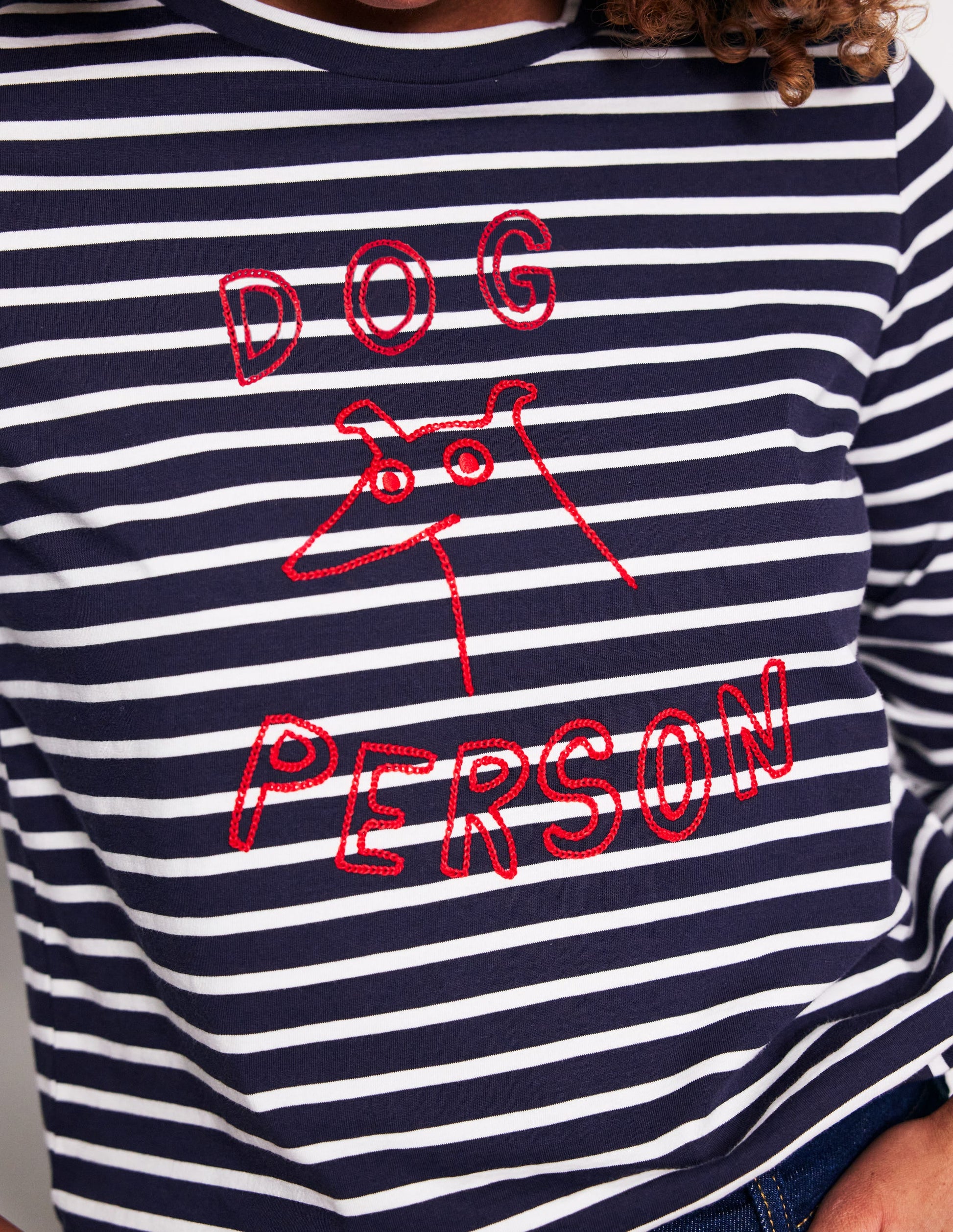 Klassisches T-Shirt mit Stickerei-Marineblau, Naturweiß Hund Person-2