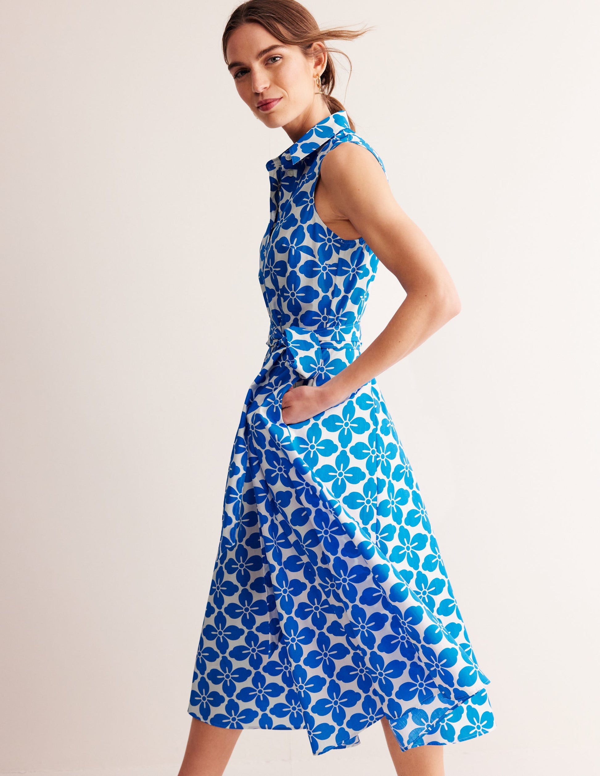 Amy Ärmelloses Hemdblusenkleid-Indigofink, Blumenmuster Kachel-1