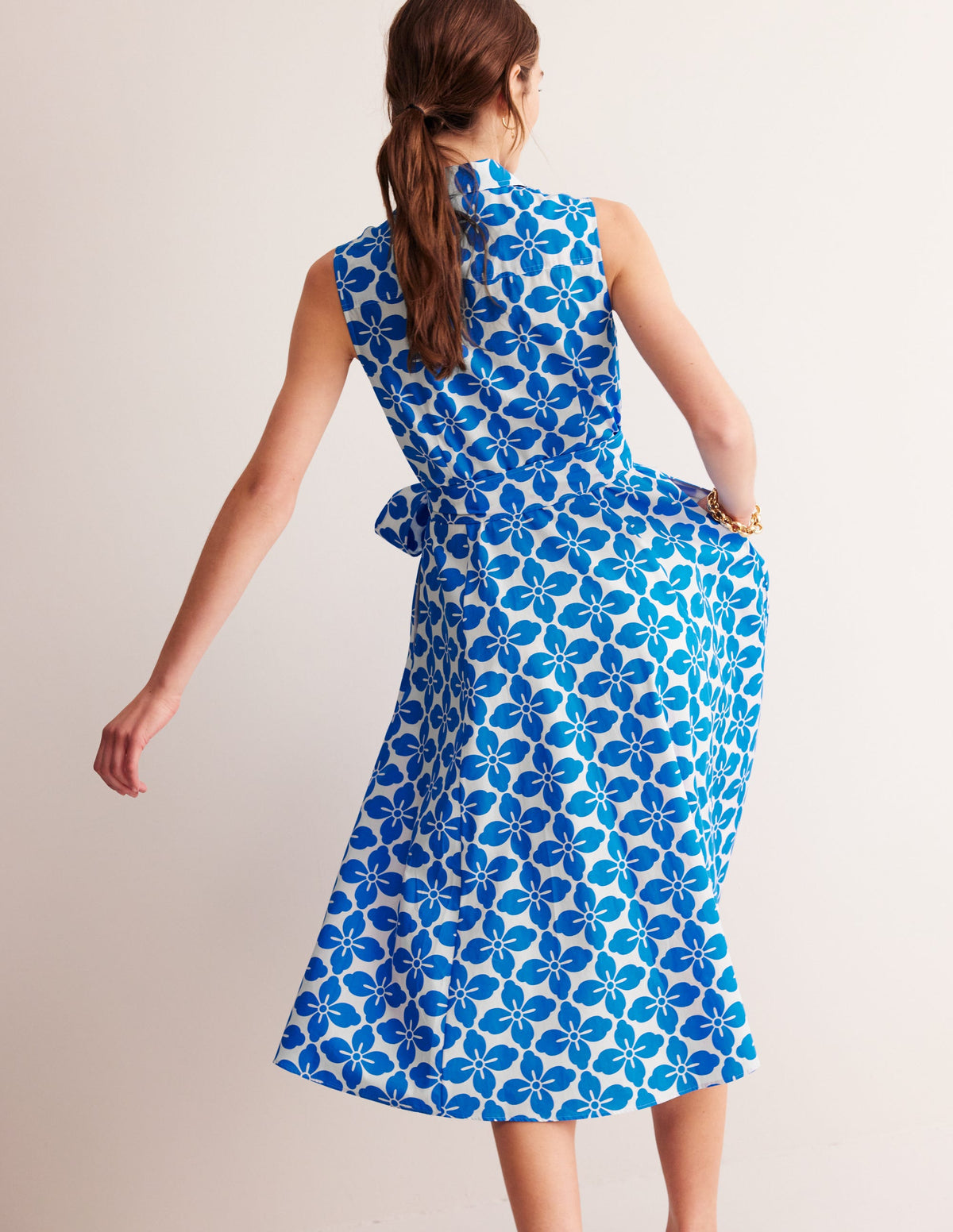 Amy Ärmelloses Hemdblusenkleid-Indigofink, Blumenmuster Kachel - Image 4