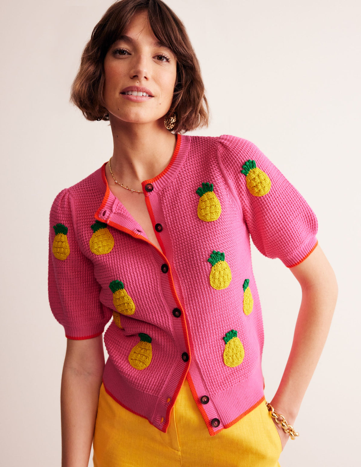 Bestickte Strickjacke mit kurzen Ärmeln-Sangria Sunset Pink, Ananas - Image 1