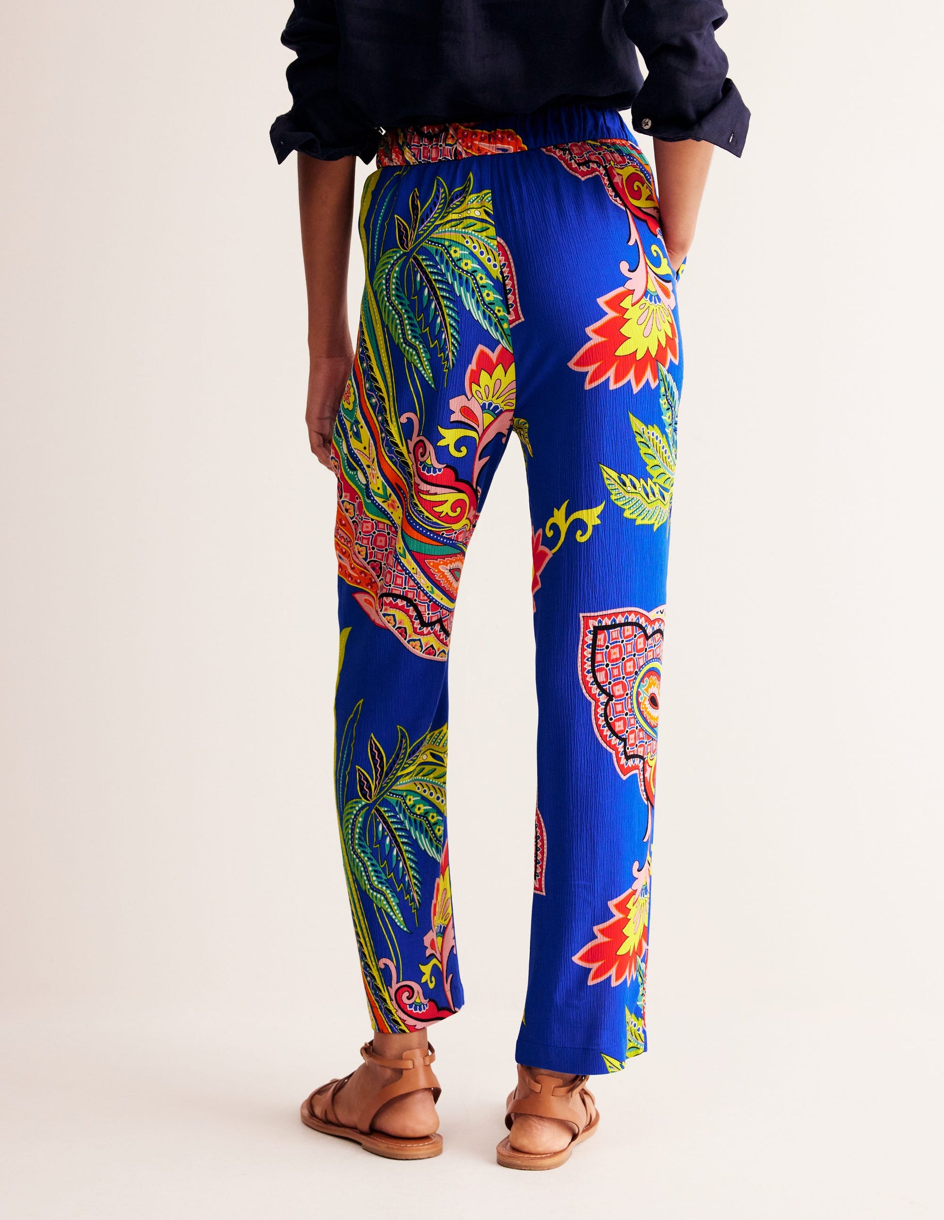 Pantalon fuselé et plissé-Multi, motif Painterly Paisley-3