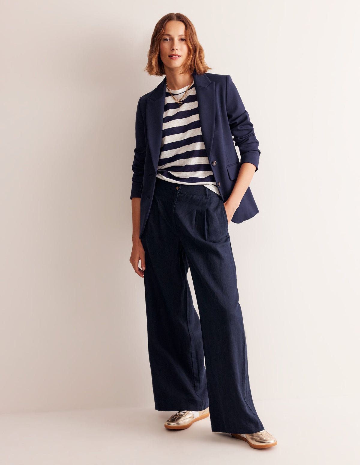 Regent Pleat Linen Trousers-Navy - Image 5