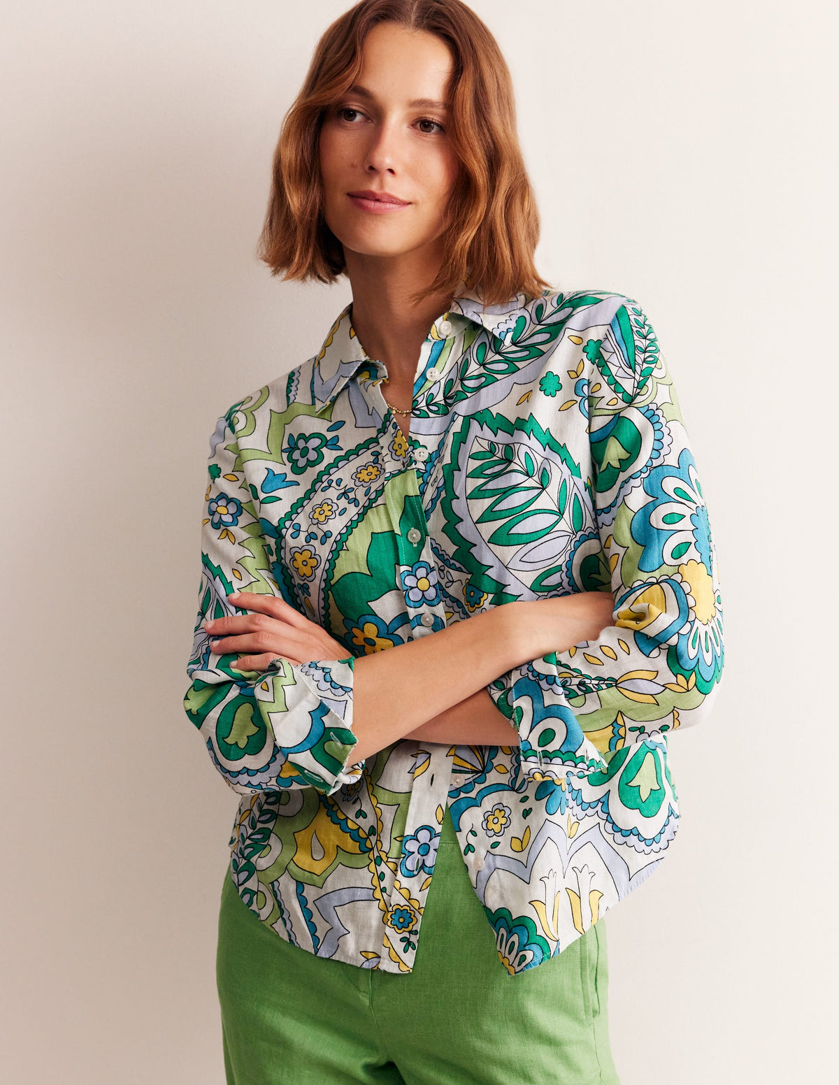 Sienna Leinenhemd-Smaragd, Blätter-Paisley-1