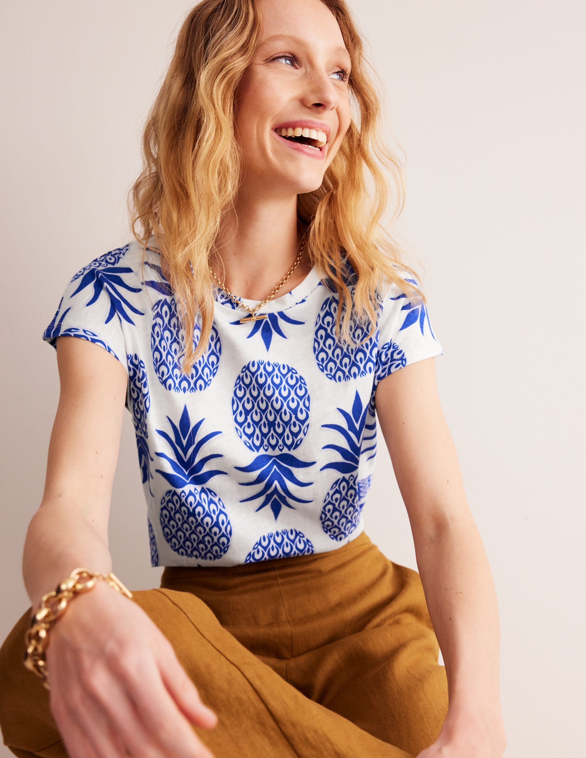 Louisa Flammgarn-T-Shirt mit Druck-Surf The Web, Ananas Knallig - Image 4