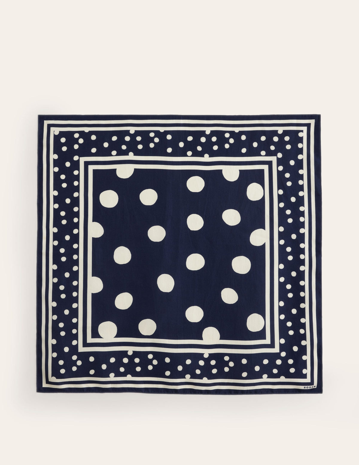 Foulard carré Elisabeth en soie-Pois Bleu Marine sur Pois - Image 4
