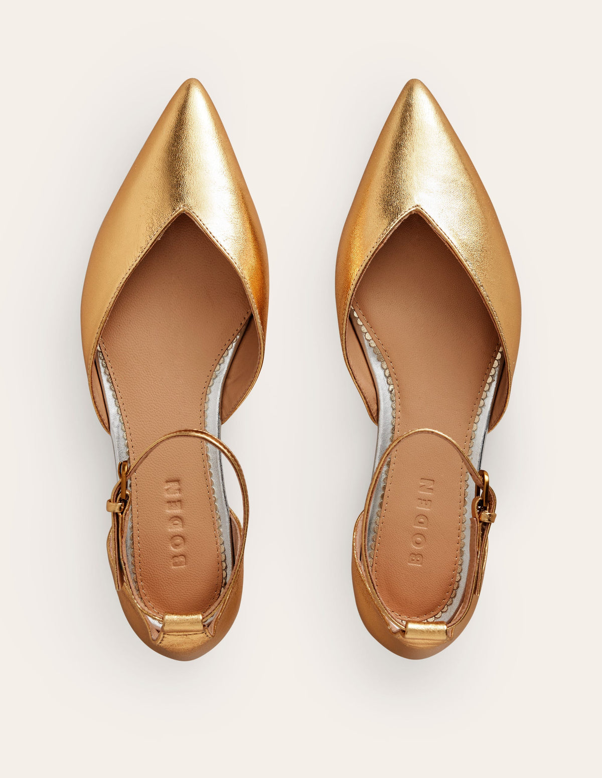 Flache Ballerina-Pumps mit Knöchelriemen-Gold Metallic-Leder - Image 5