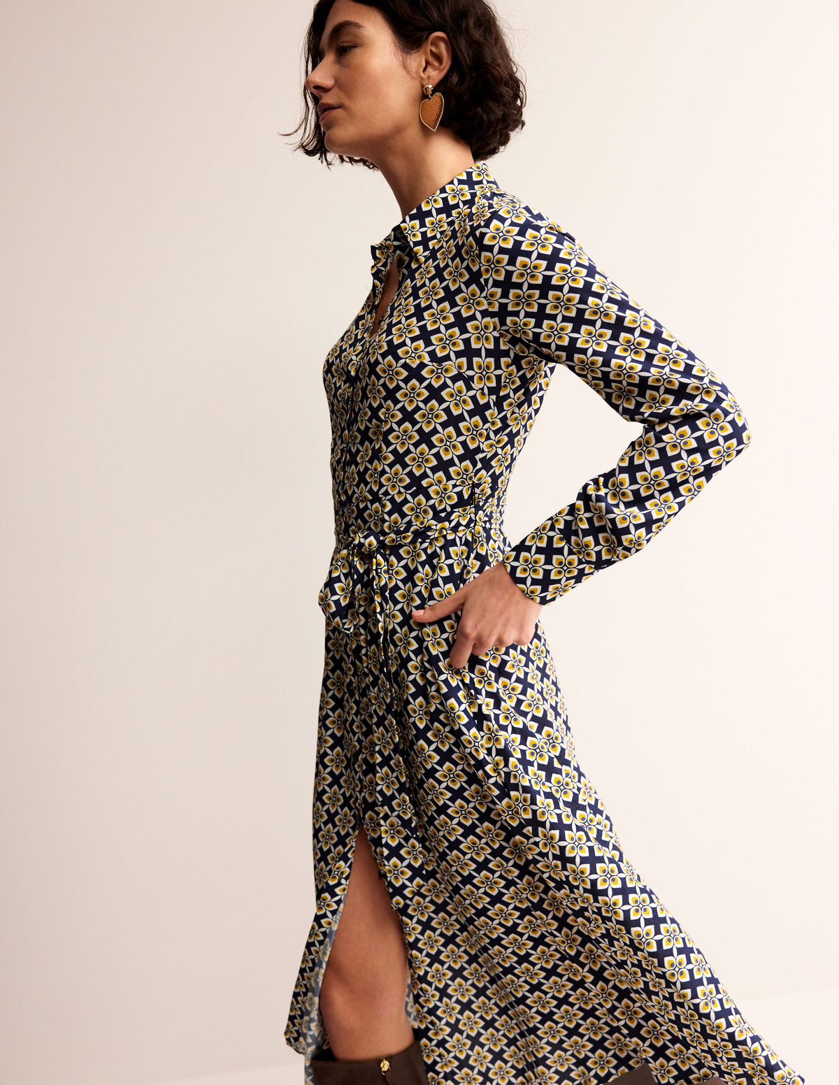 Kate Midi-Hemdblusenkleid-Antik Moos, Diamant Floral - Image 2
