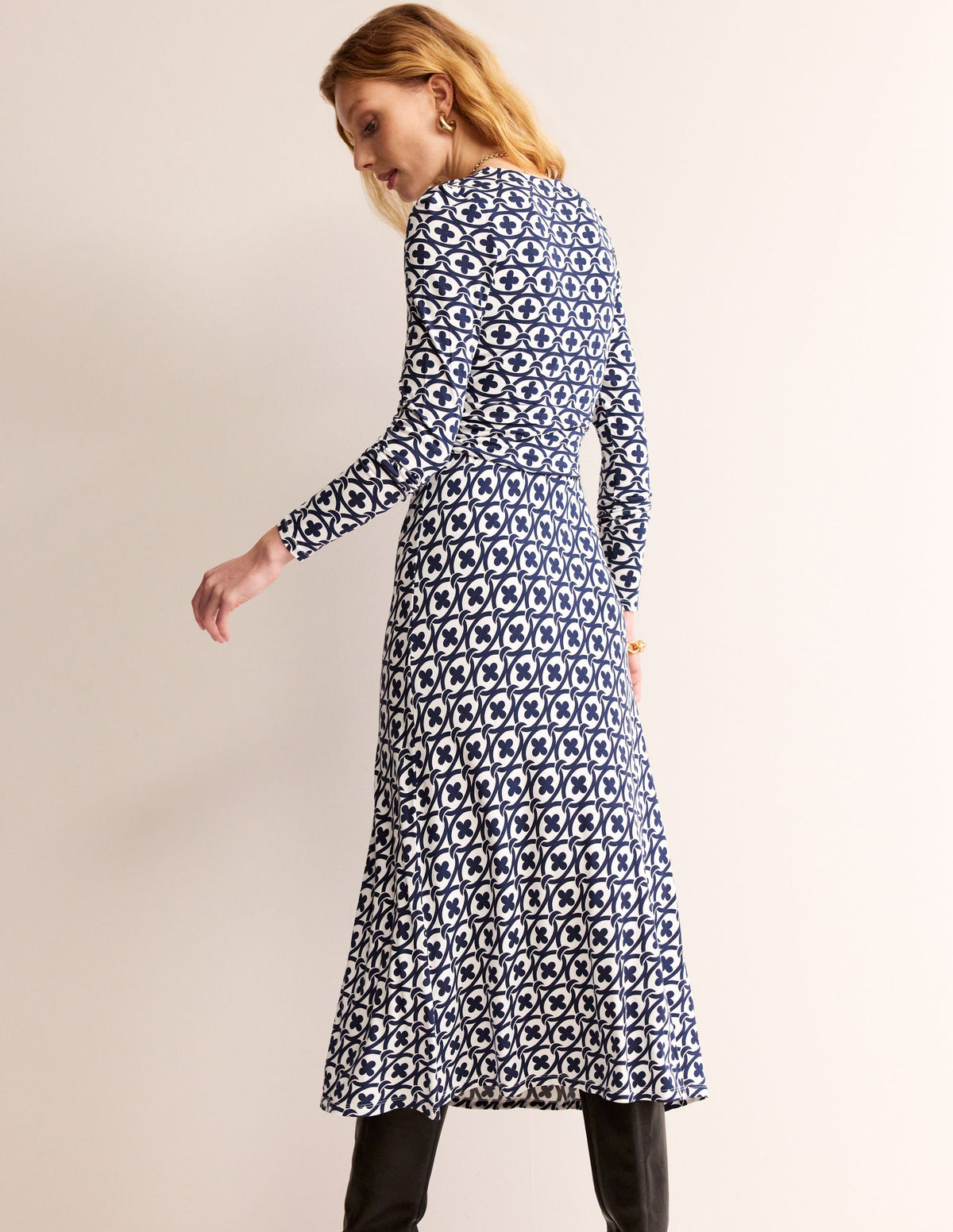Robe midi Elodie à taille empire-Bleu marine foncé, motif Petal Chain-3
