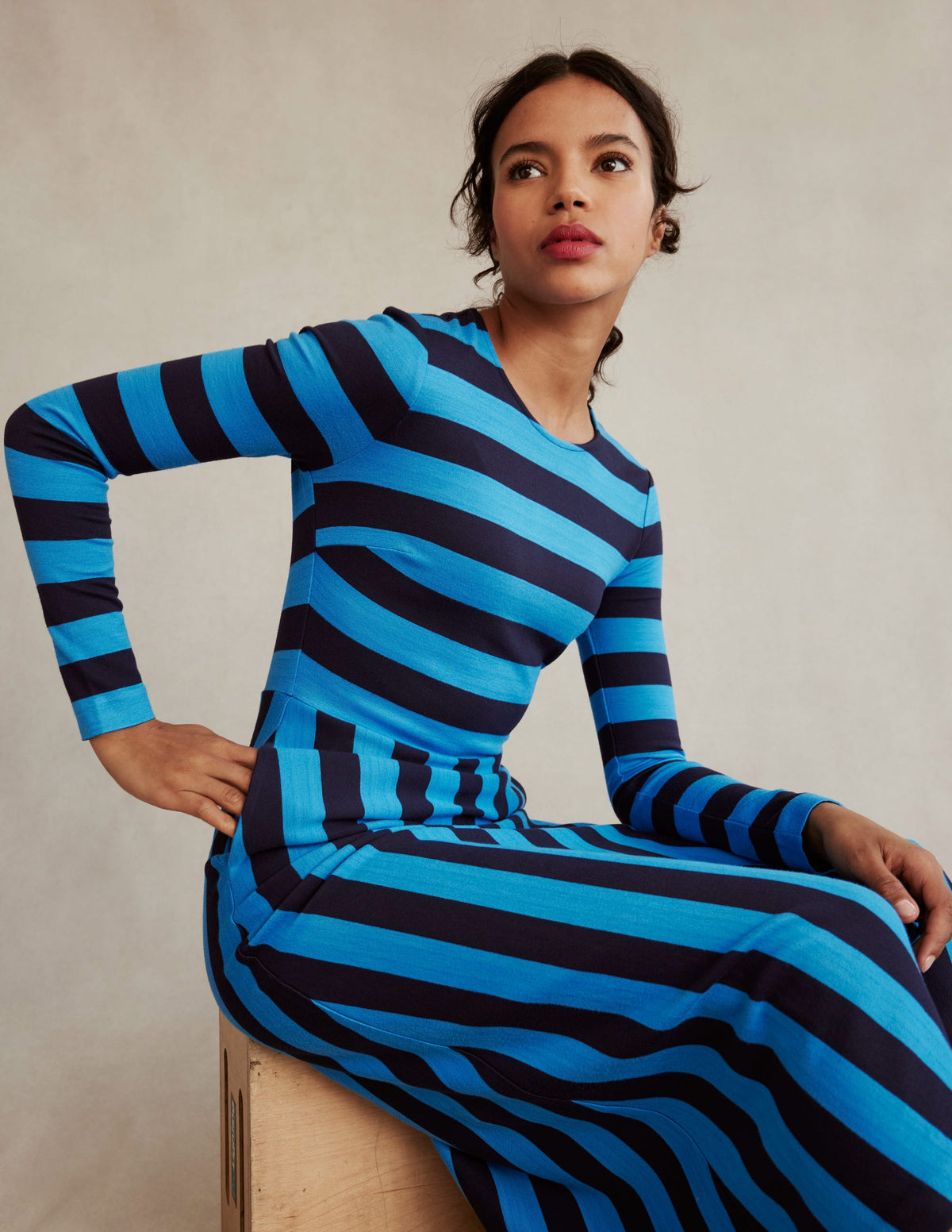 Robe midi rayée en jersey-Bleu marine, rayé bleu brillant-5
