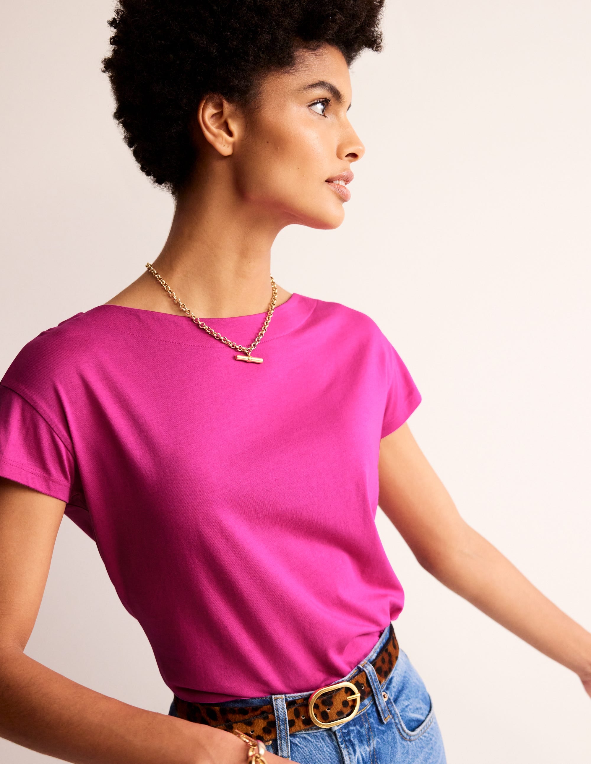 Superweiches T-Shirt mit U-Boot-Ausschnitt-Magenta - Image 2