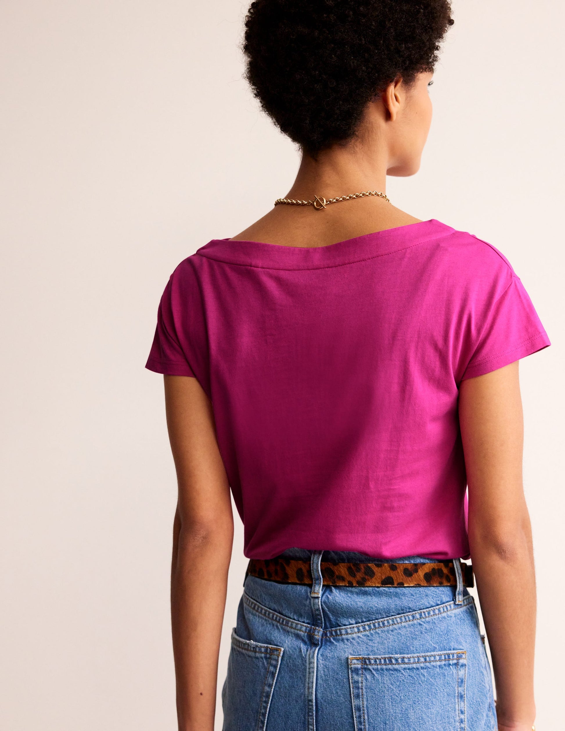 Superweiches T-Shirt mit U-Boot-Ausschnitt-Magenta-3
