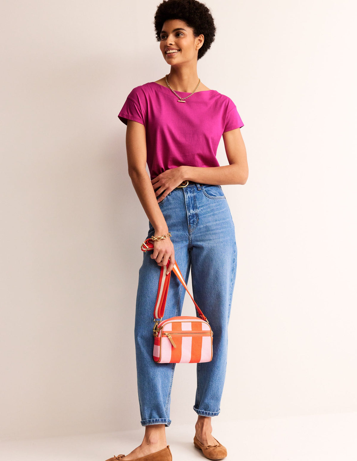 Superweiches T-Shirt mit U-Boot-Ausschnitt-Magenta-4
