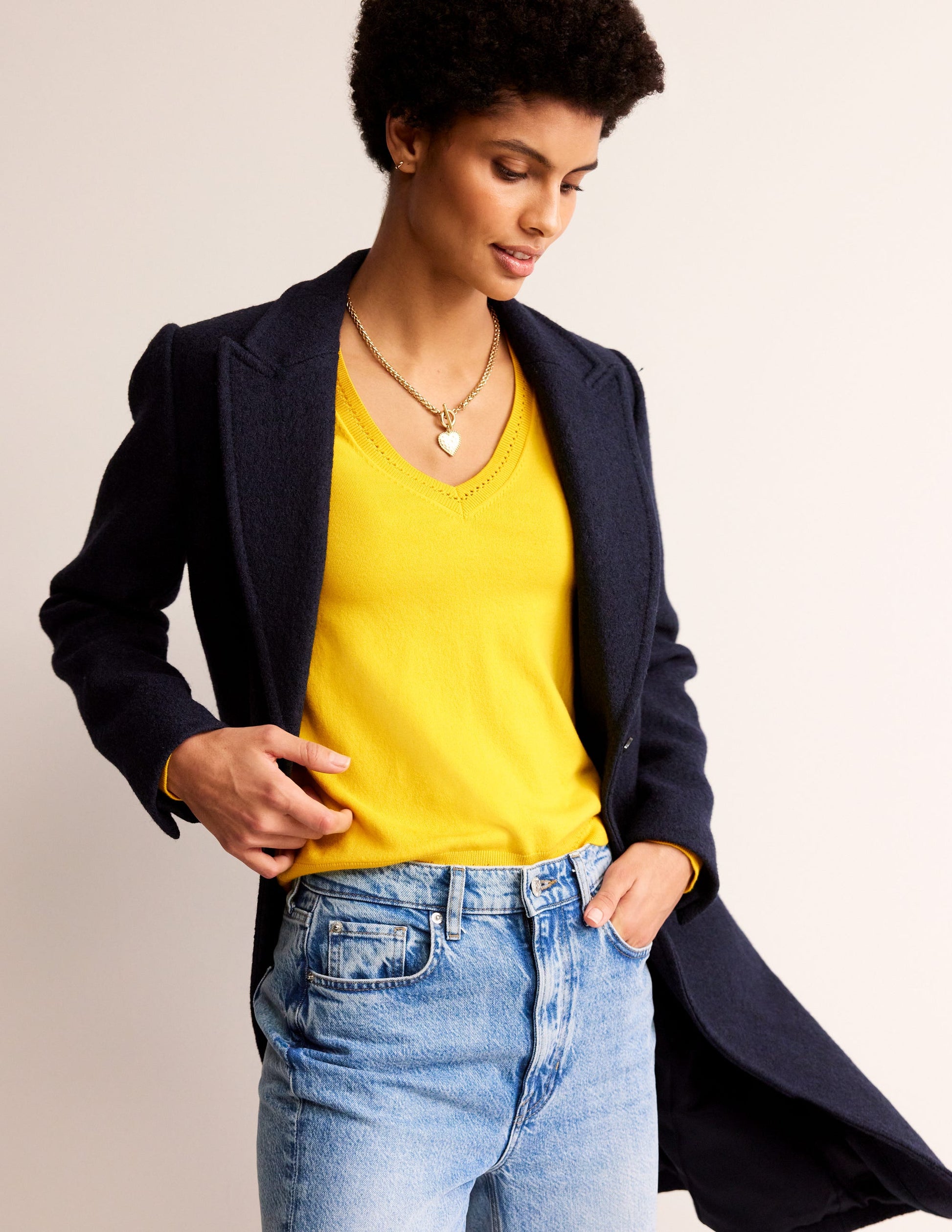 Catriona Pullover aus Baumwolle mit V-Ausschnitt-Maracuja-Gelb-4