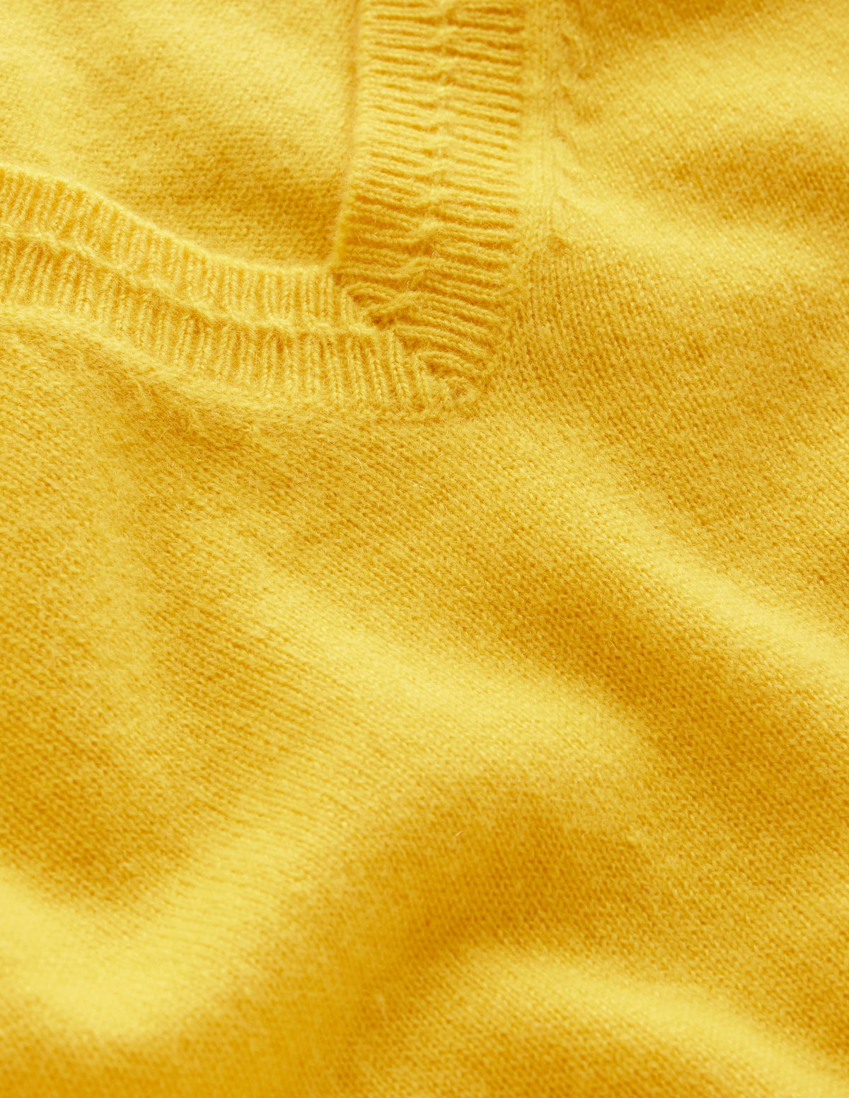 Eva Kaschmirpullover mit V-Ausschnitt-Ananas - Image 6
