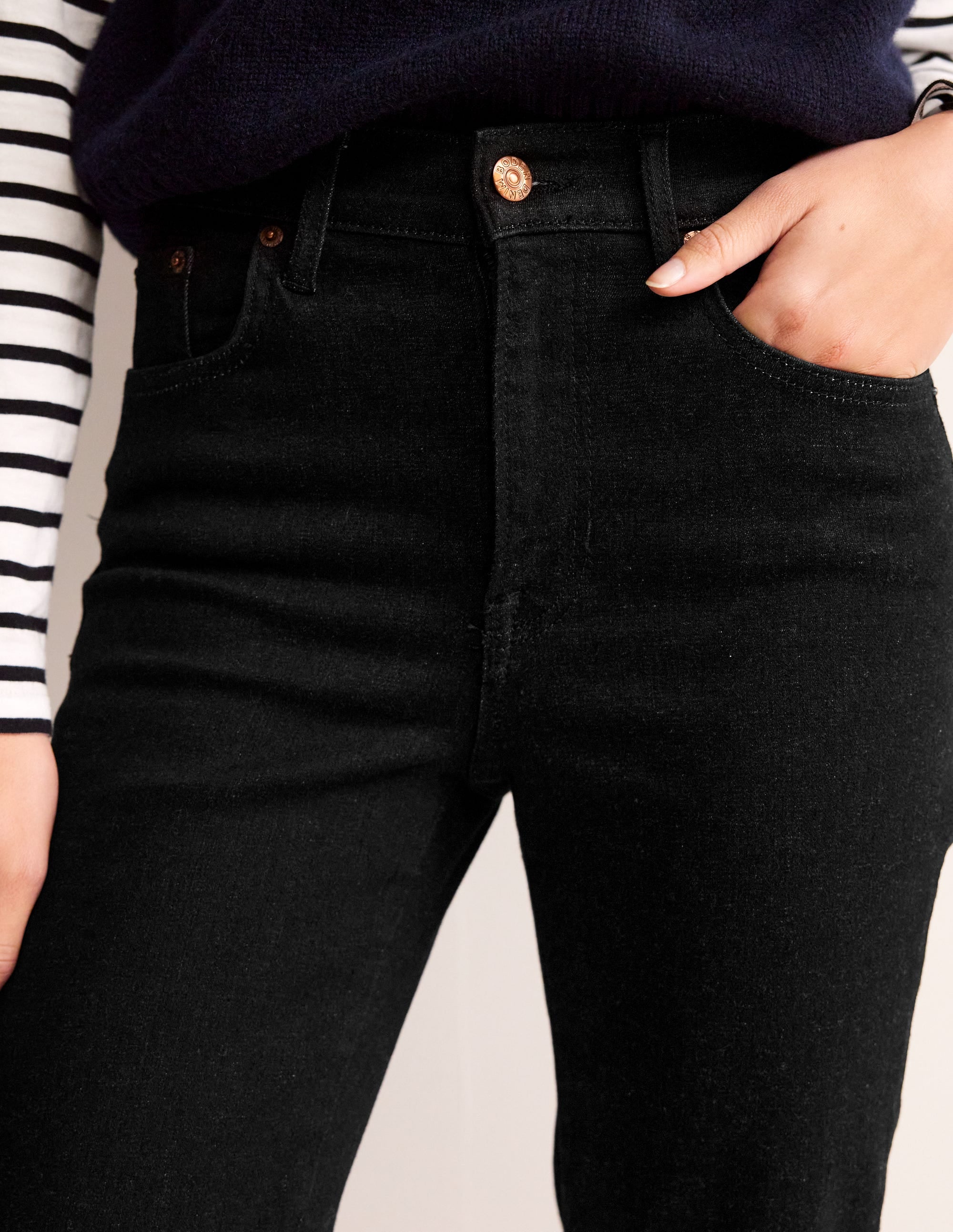 Mid Rise Slim Leg Jeans-Black - Image 5