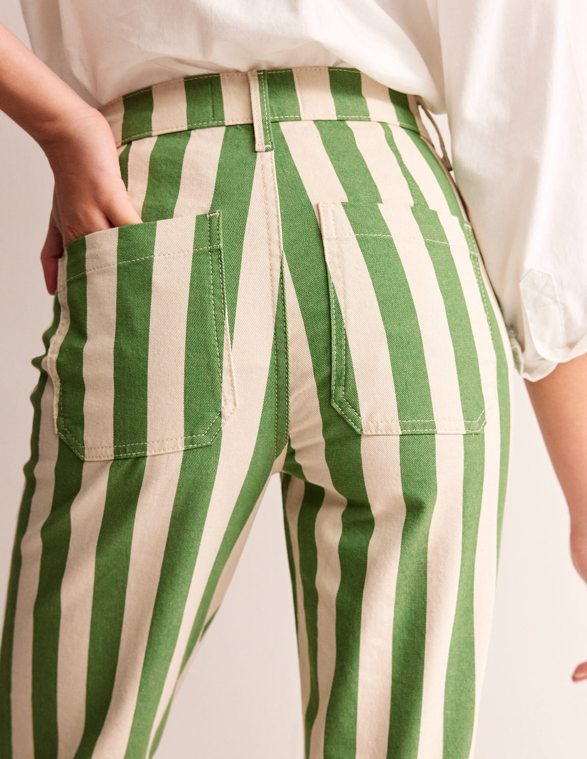 Gerade geschnittene Hose mit Streifen-Grün und Naturweiß gestreift-2