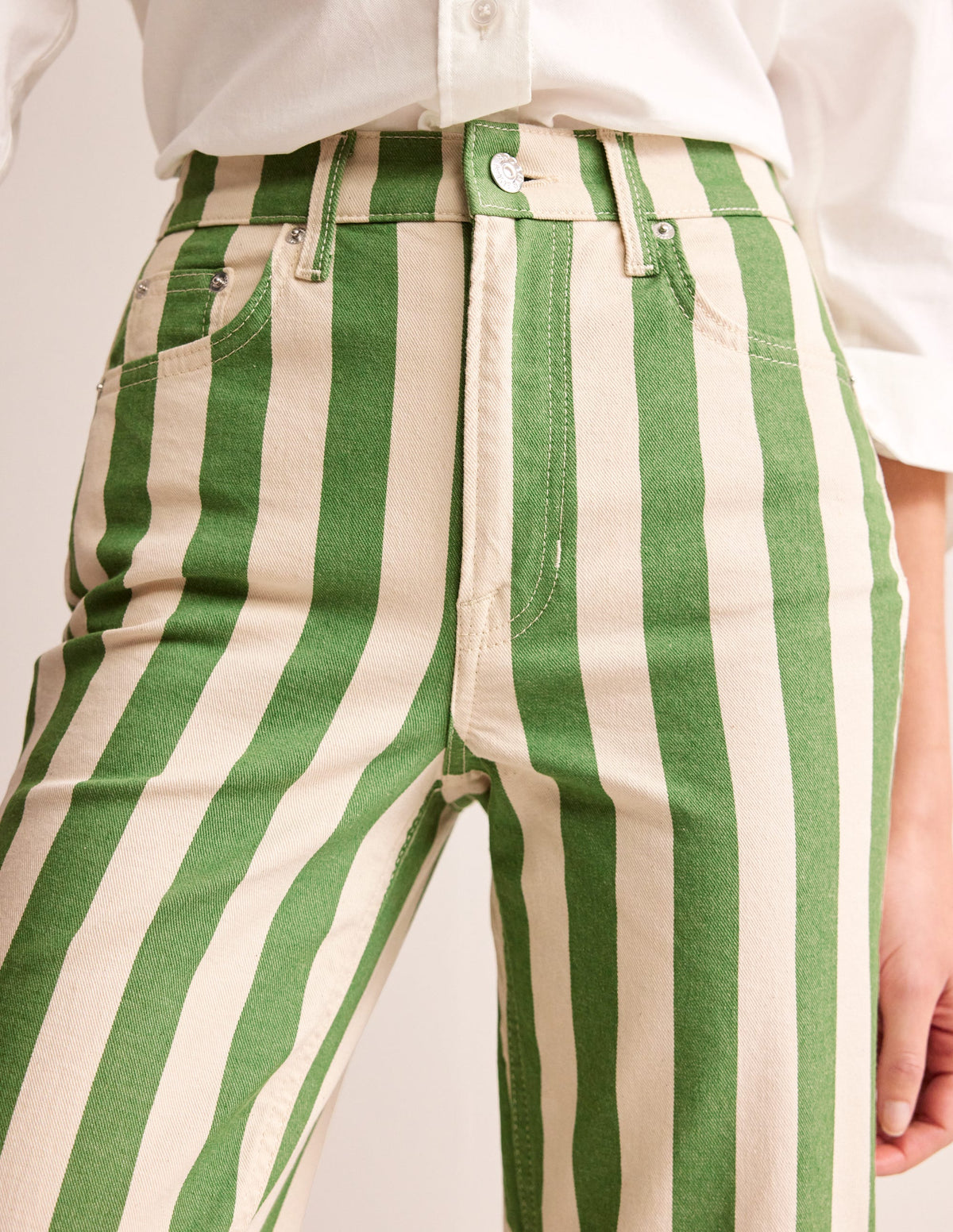 Gerade geschnittene Hose mit Streifen-Grün und Naturweiß gestreift - Image 5