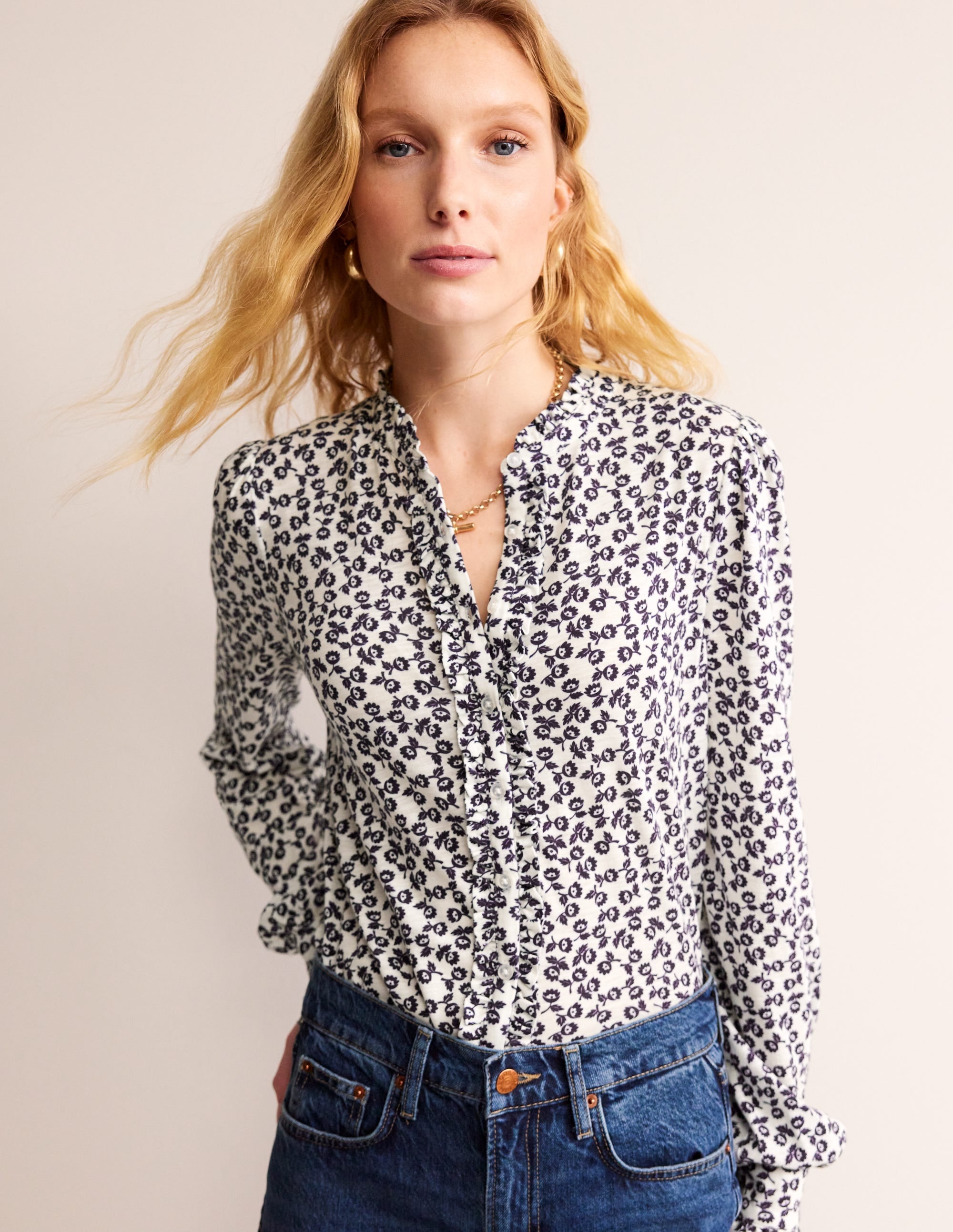 Chemise Caroline en jersey-Ivoire, motif Ditsy Bud - Image 1