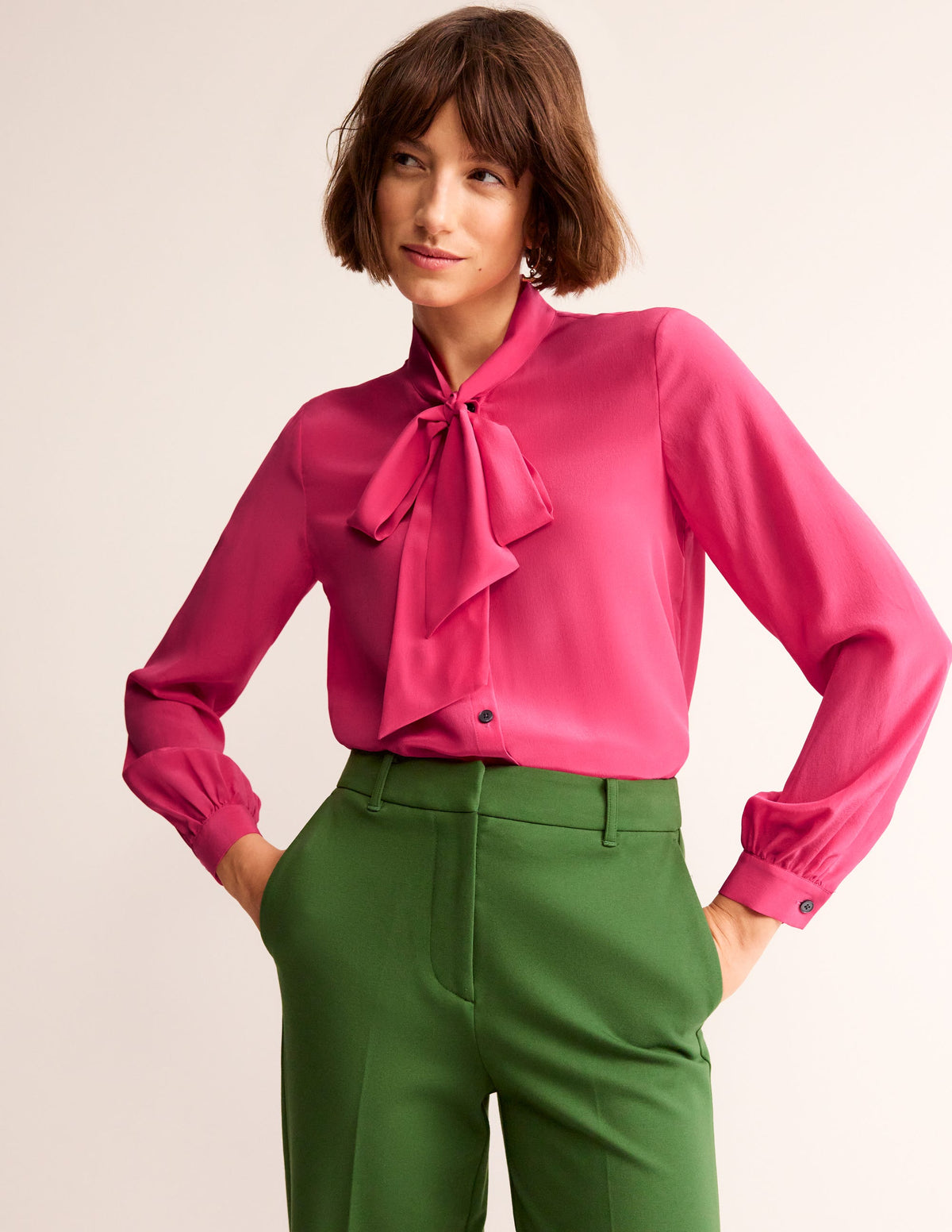 Bluse mit Knopfleiste und Schleife am Ausschnitt-Rosa neu gedacht - Image 2