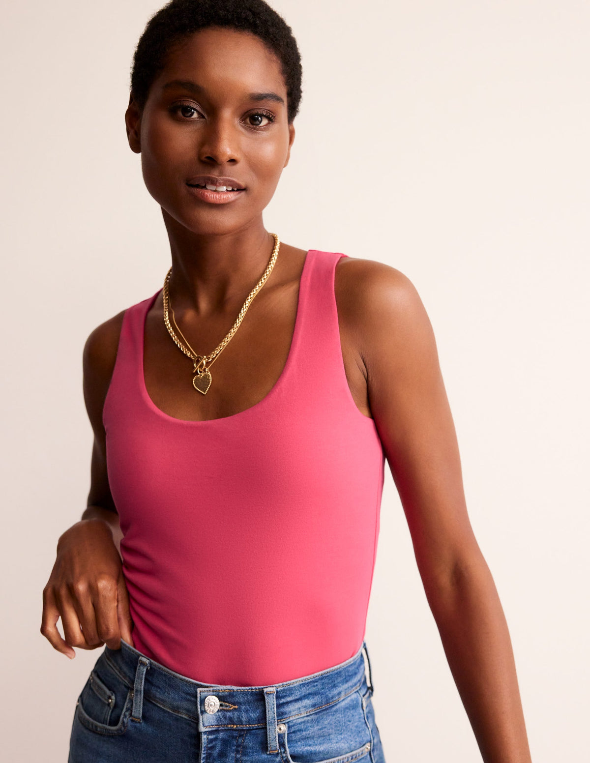 Doppellagiges Top mit tiefem U-Ausschnitt-Rosa neu gedacht-1