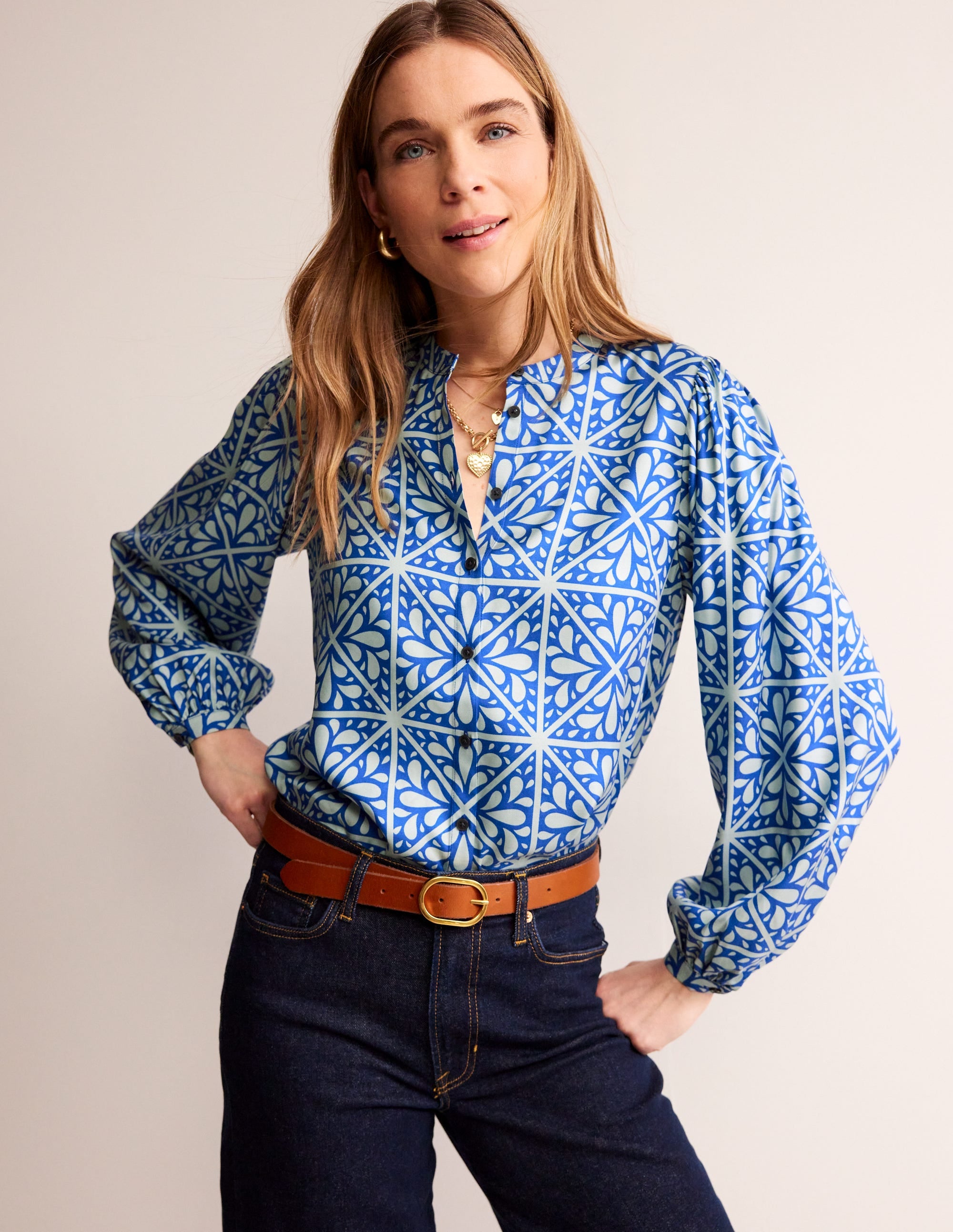Bluse mit Blousonärmeln-Surf The Web, Florales Mosaik - Image 1