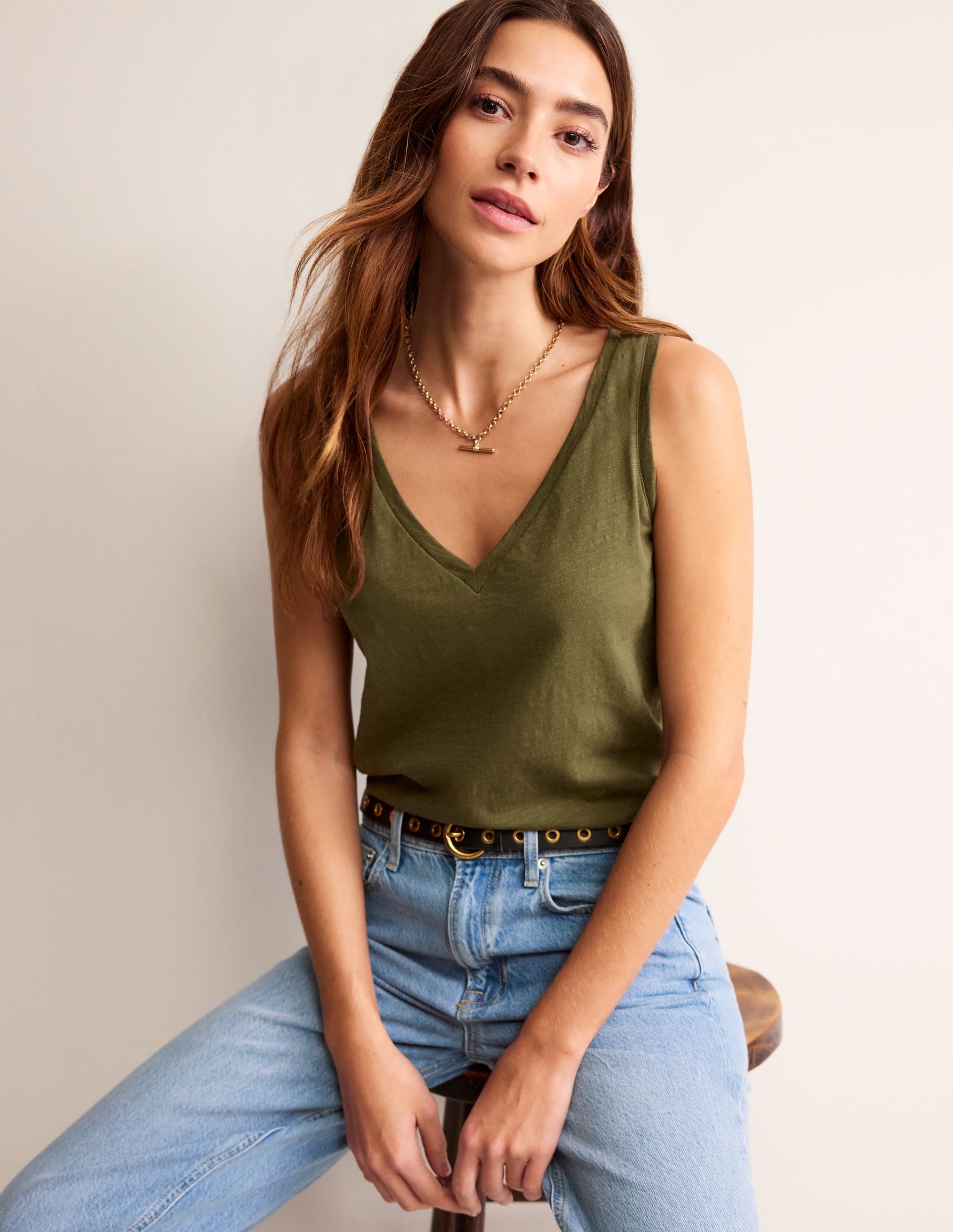 Regular V-Neck Slub Vest-Moss - Image 1