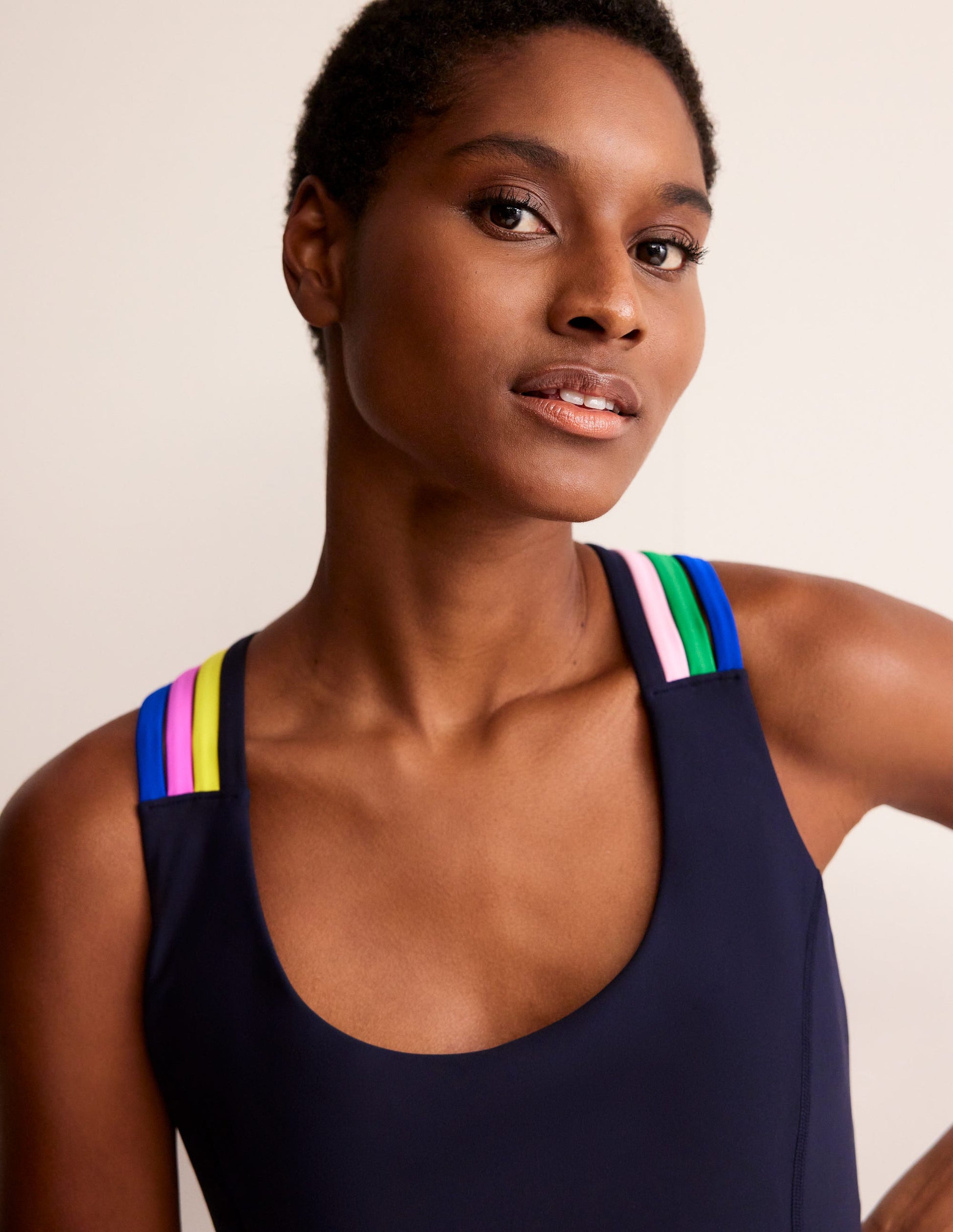 Active-Tanktop mit überkreuzten Trägern am Rücken-Marineblau, Bunt-1