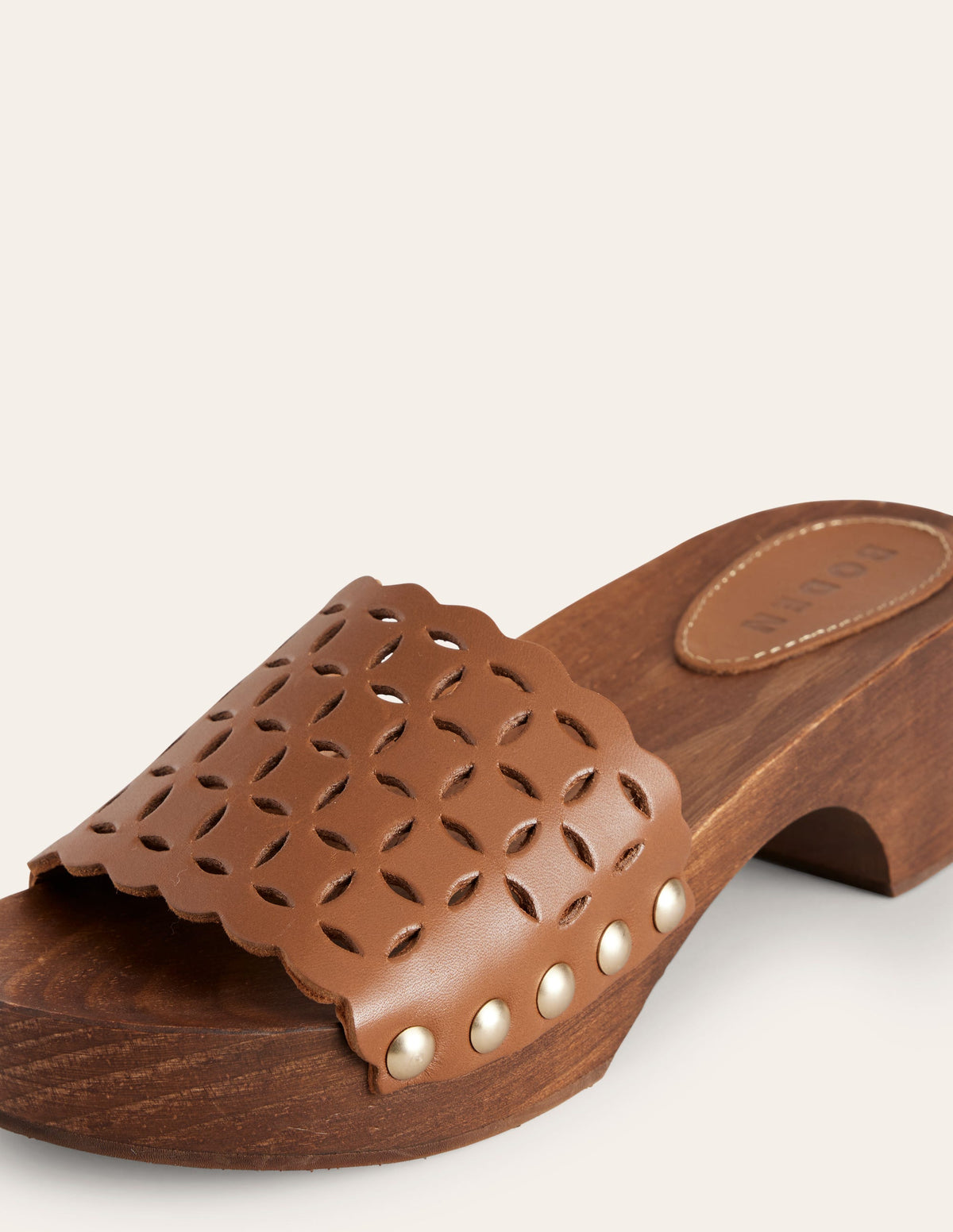 Clogs mit Cut-out-Details-Hellbraun-4