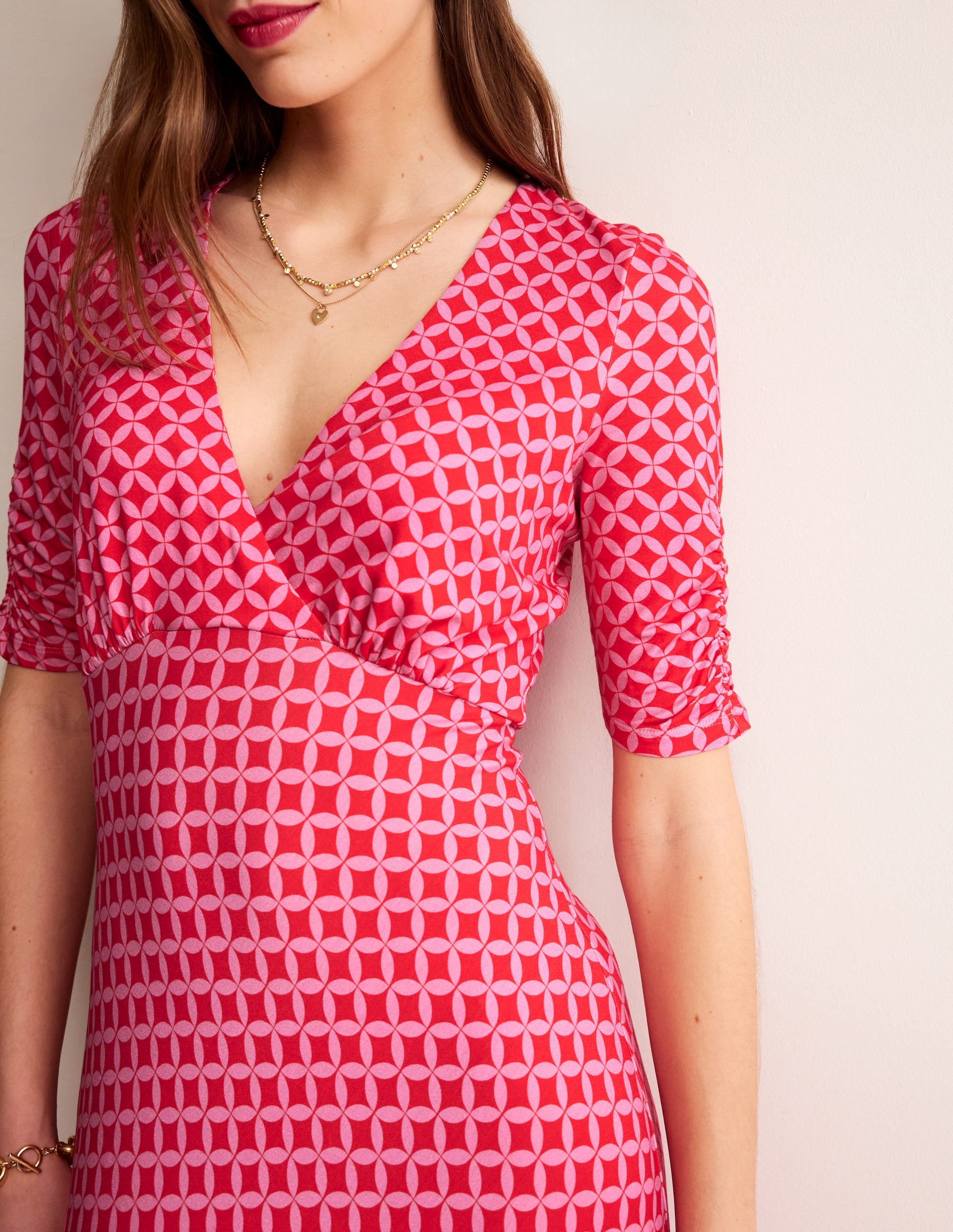 Robe midi style 40s Rebecca en jersey-Flamme écarlate, motif Diamond Terrace - Image 3
