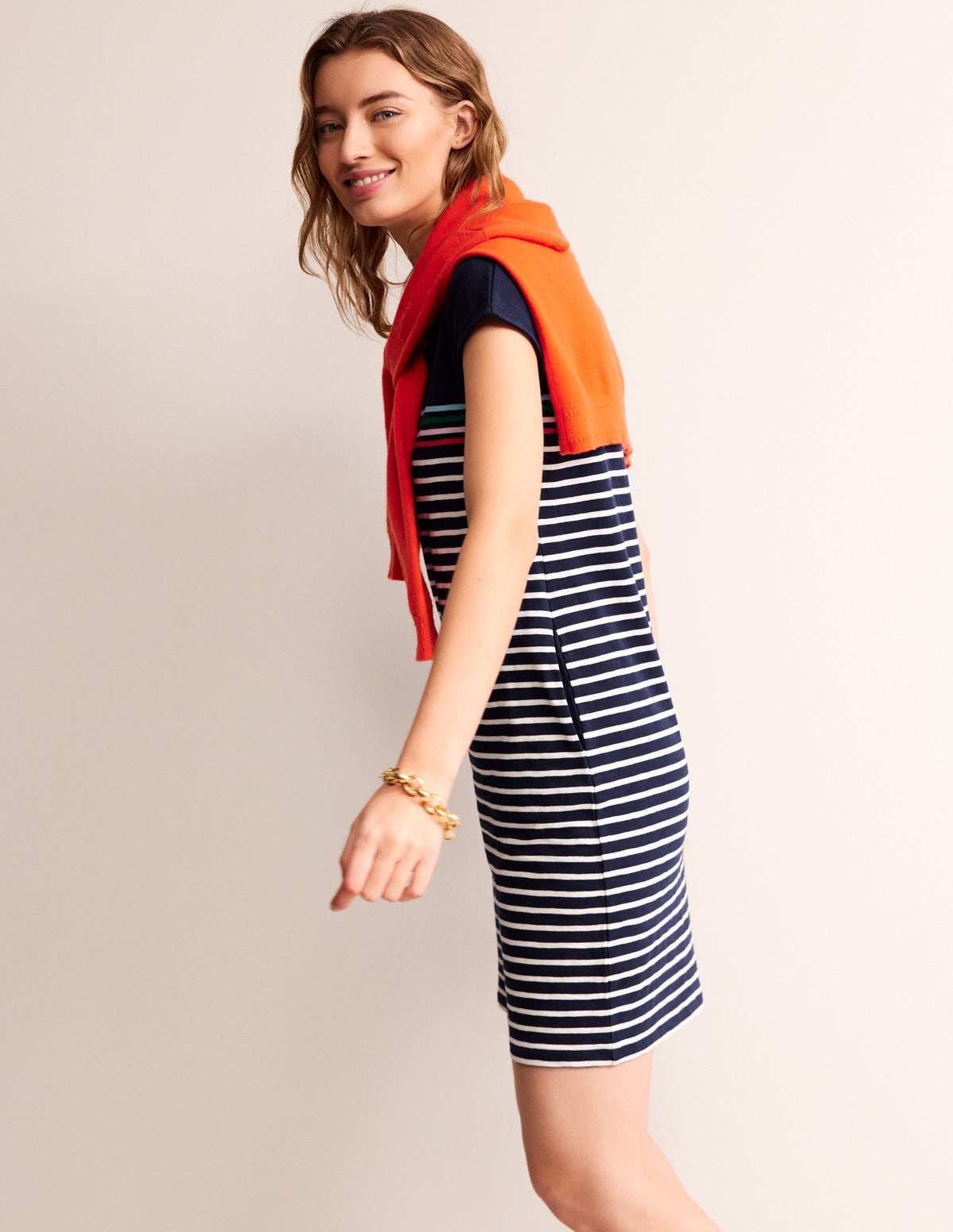 Leah T-Shirt-Kleid aus Jersey-Marineblau, Naturweiß Bunt Streifen - Image 4