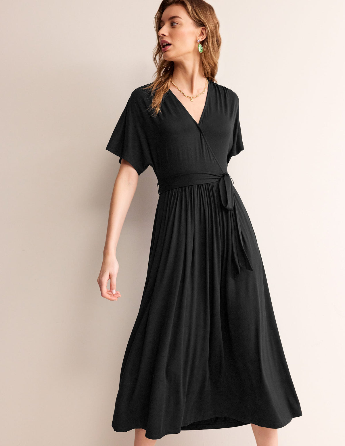 Kimono-Wickelkleid aus Jersey in Midilänge-Schwarz - Image 4