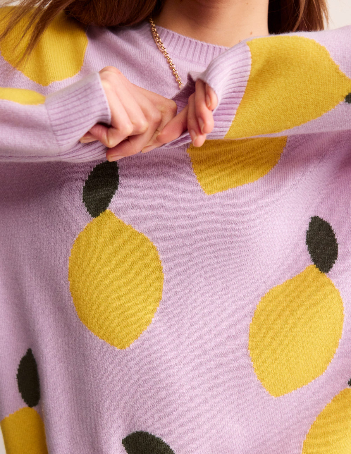 Lydia Kaschmirpullover-Mauve Dunst, Zitronen - Image 3