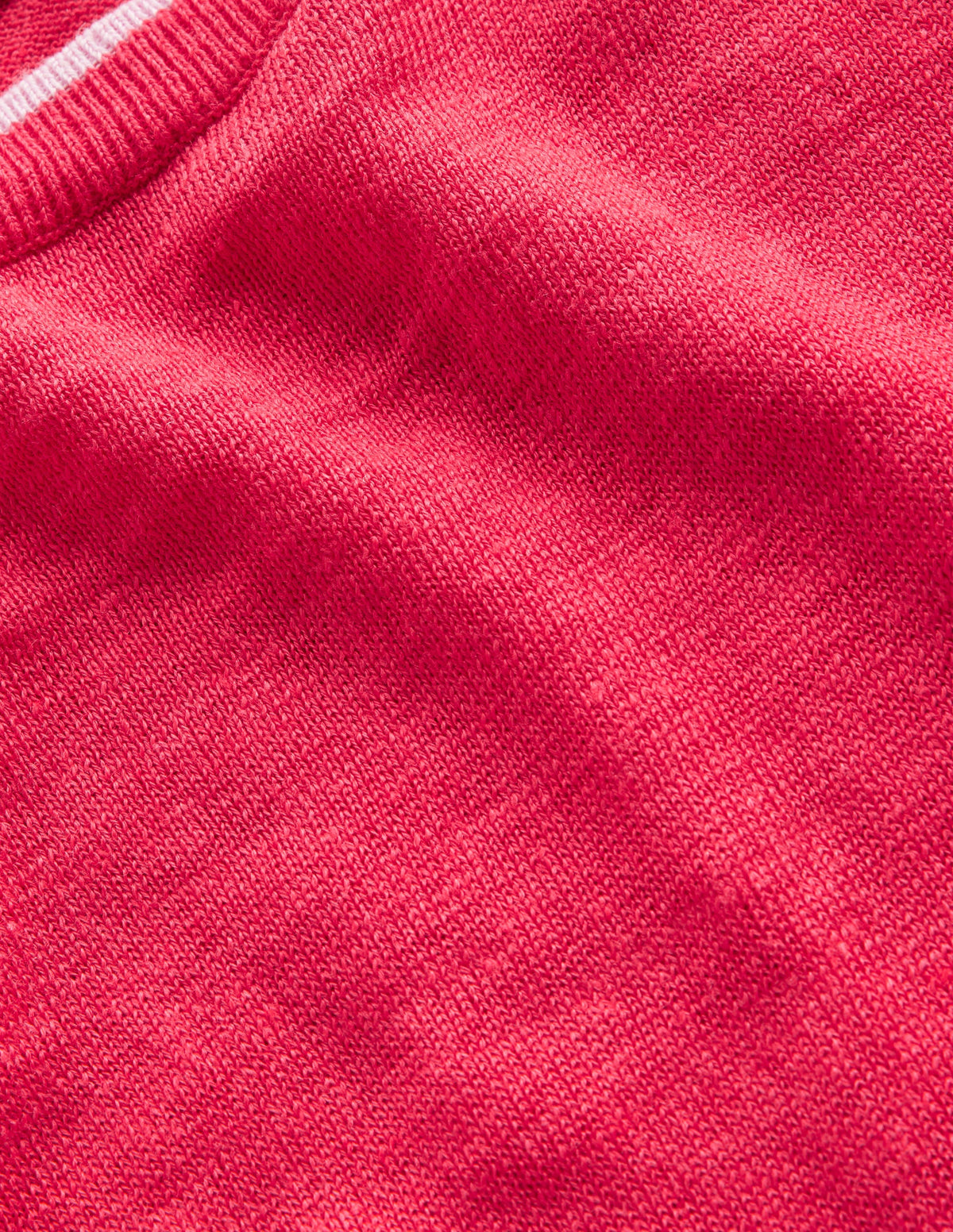 Maggie Leinen-T-Shirt mit U-Boot-Ausschnitt-Hibiskus-Rot-6