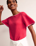 Maggie Leinen-T-Shirt mit U-Boot-Ausschnitt-Hibiskus-Rot