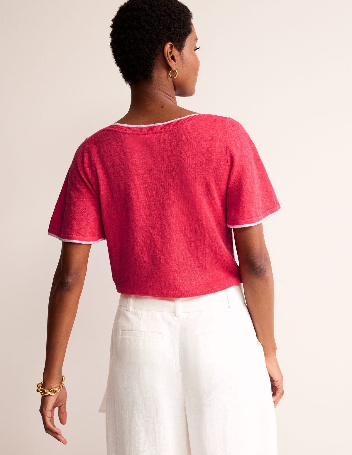 Maggie Leinen-T-Shirt mit U-Boot-Ausschnitt-Hibiskus-Rot-3