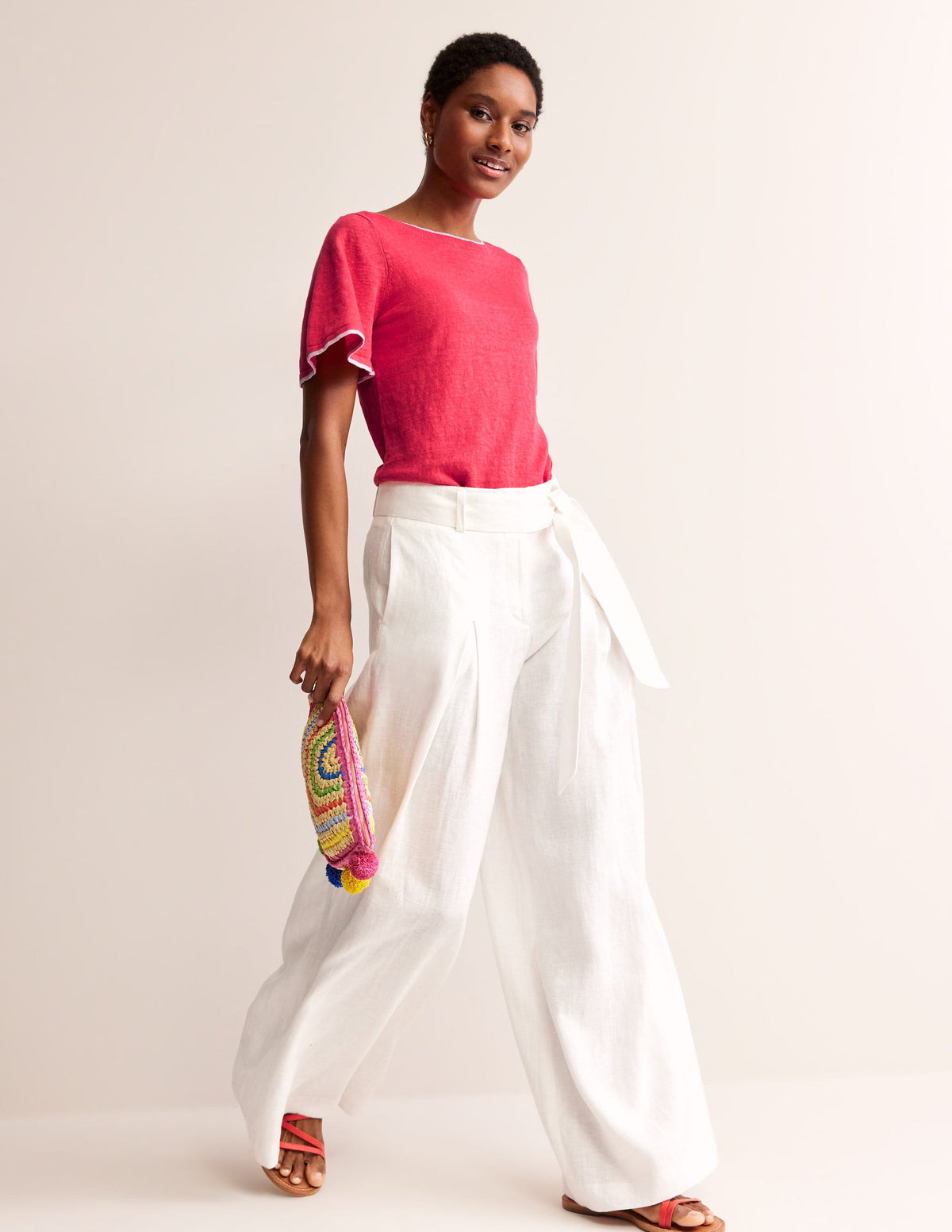 Maggie Leinen-T-Shirt mit U-Boot-Ausschnitt-Hibiskus-Rot-4