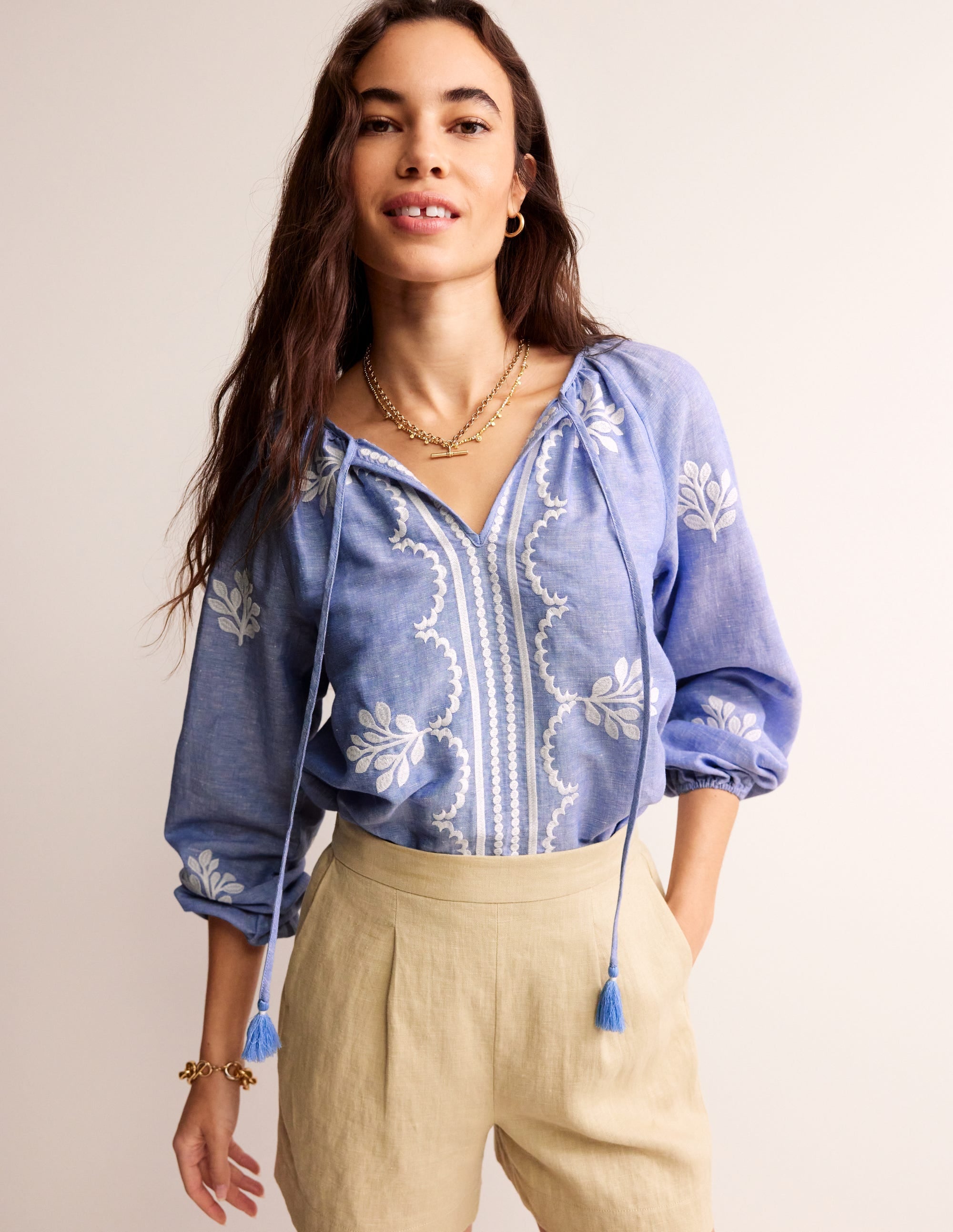 Serena Bluse mit Stickerei-Faux-Uni - Image 1