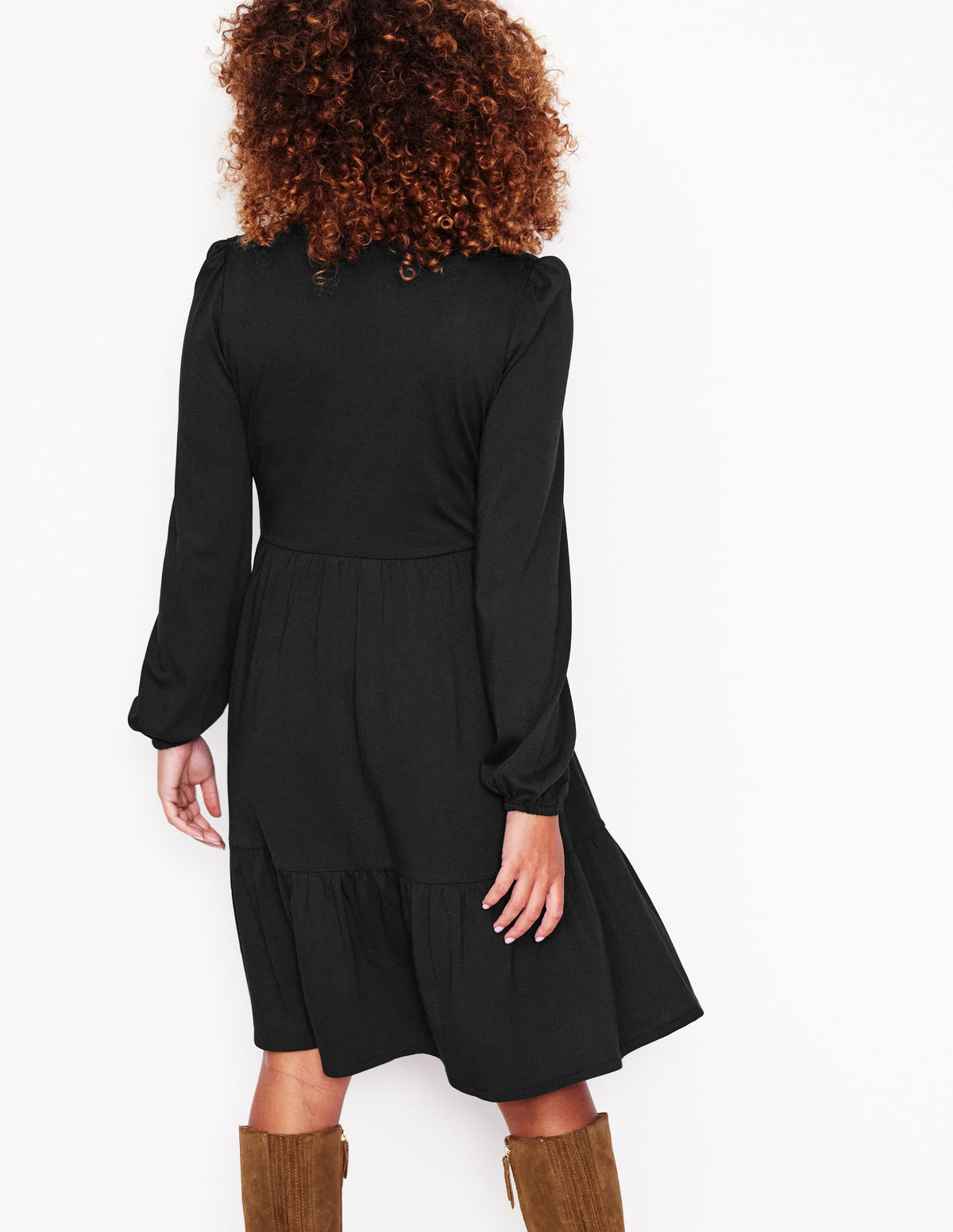 Jemima Gestuftes Jerseykleid-Schwarz-3